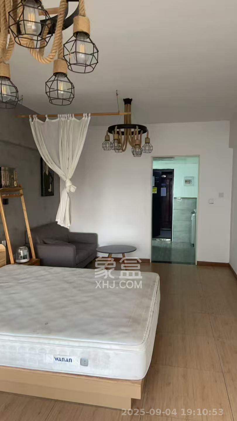 蚂蚁工房  1室1厅1卫    2000.0元/月 蚂蚁工房  1室1厅1卫    2000.0元/月