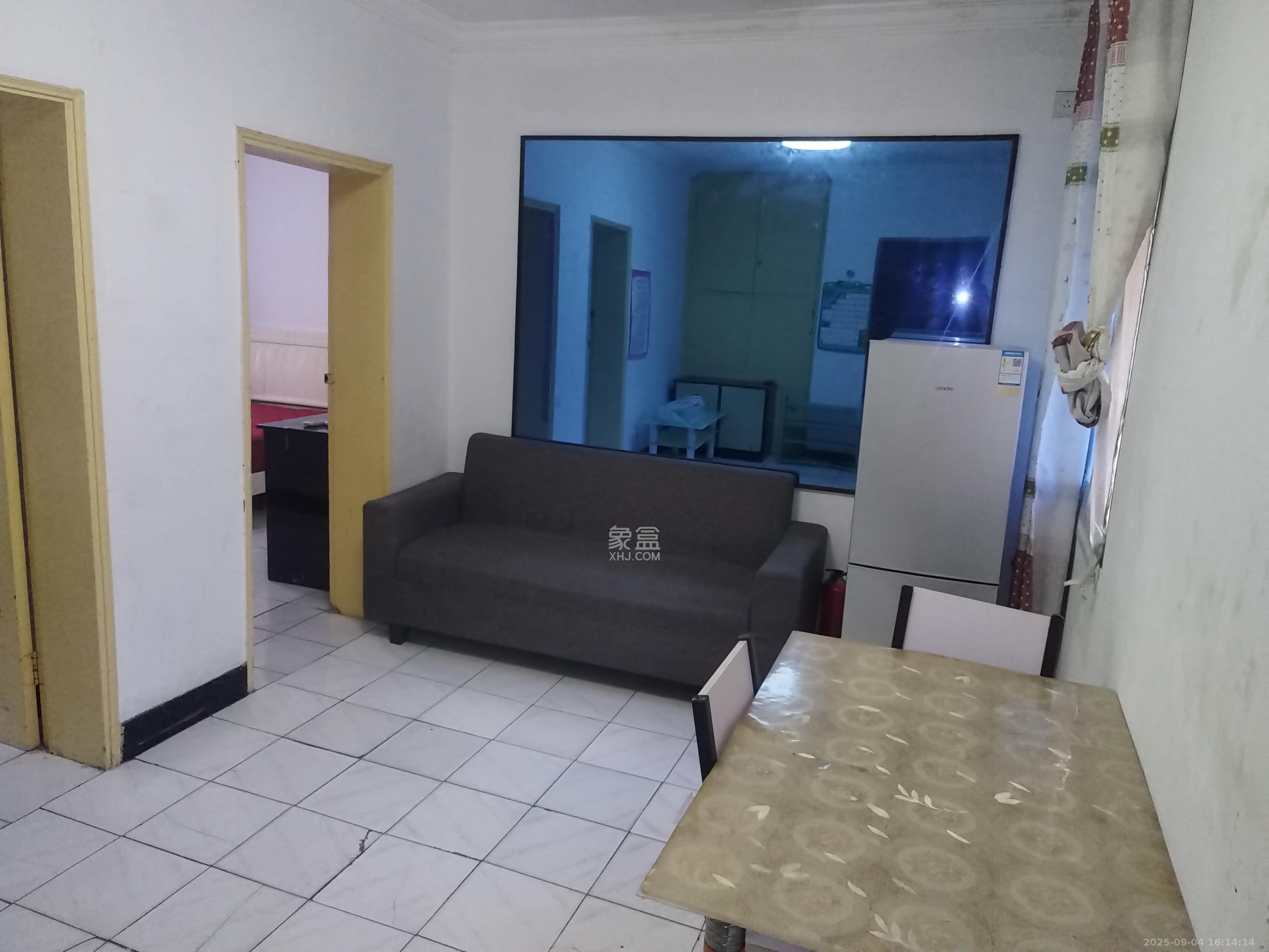 国庆新村  2室2厅1卫    1400.0元/月室内图