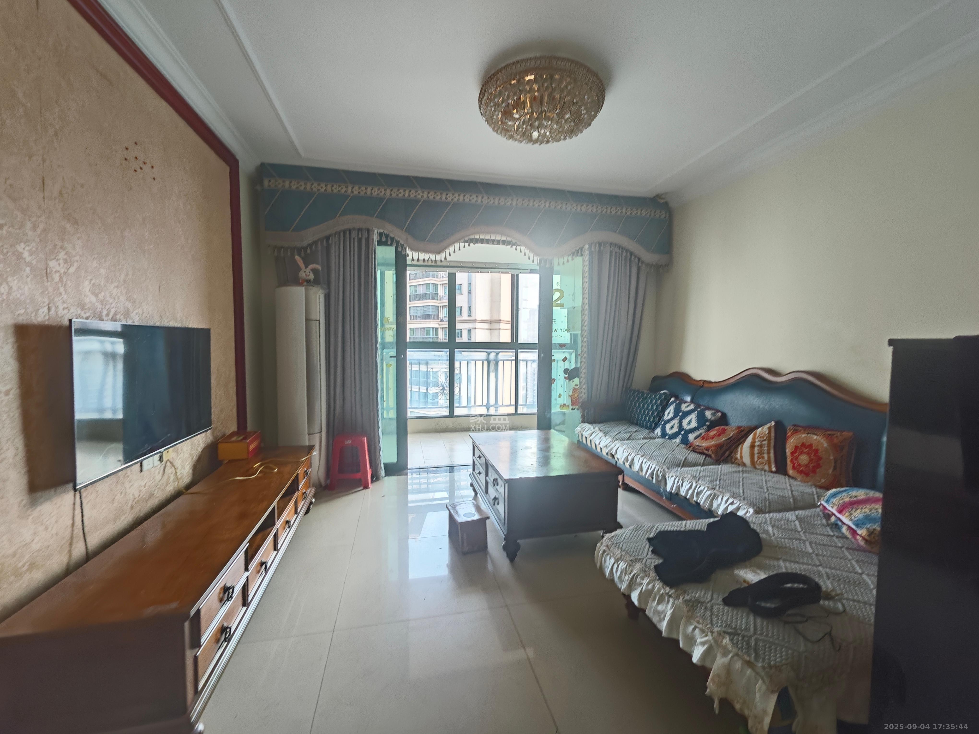 恒大翡翠华庭  3室2厅2卫    2400.0元/月室内图