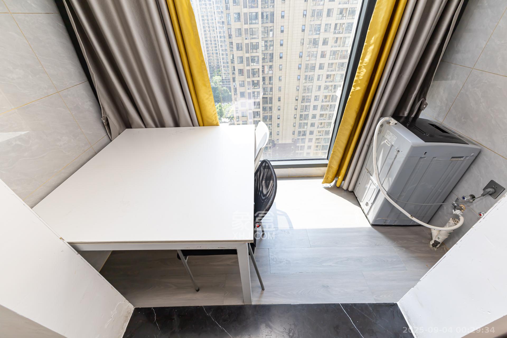 明发阅江悦府 4室2厅2卫 115.0万 明发阅江悦府 4室2厅2卫 115.0万阳台