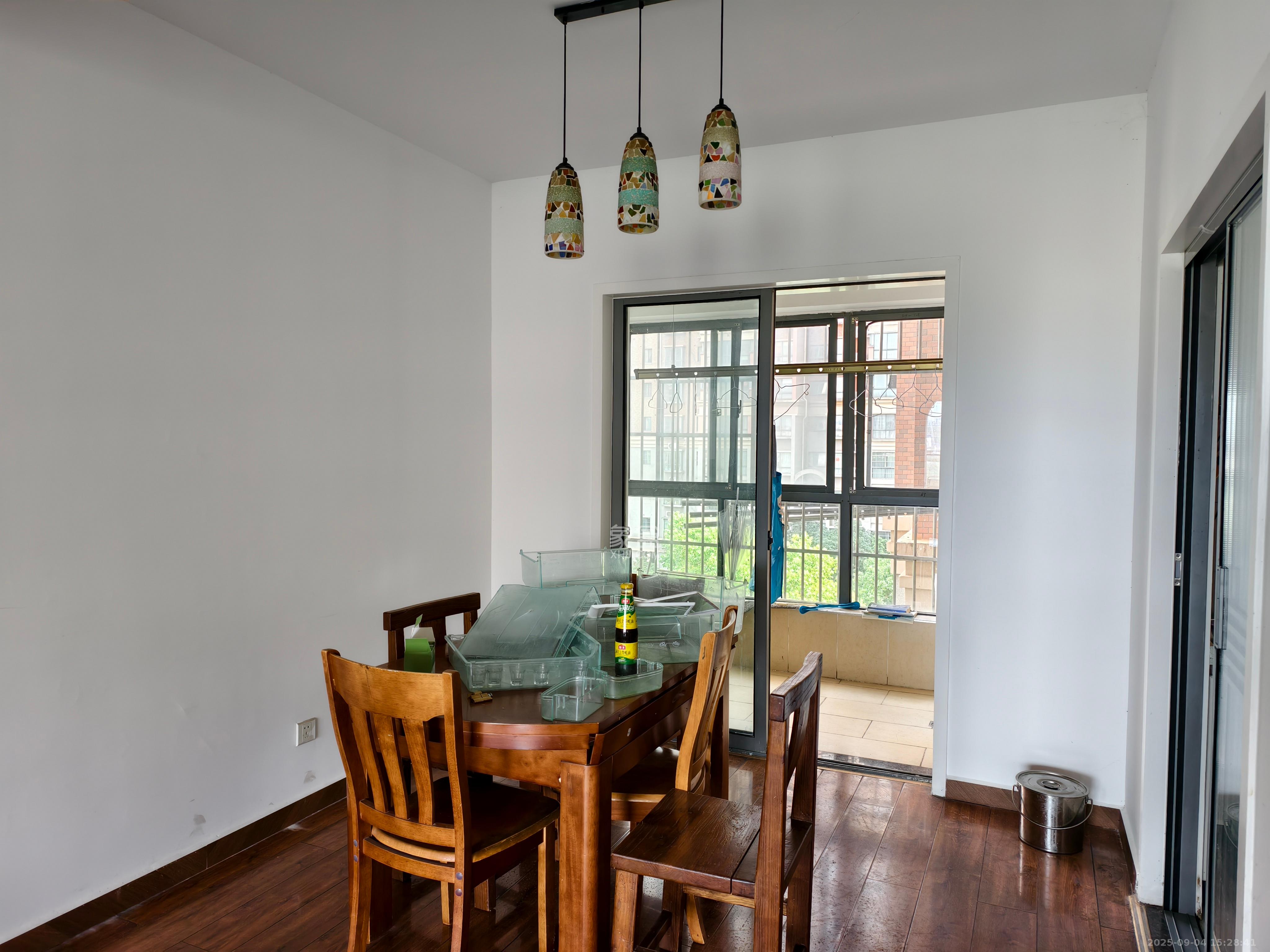 上海城小区  4室2厅2卫    2500.0元/月 上海城小区  4室2厅2卫    2500.0元/月室内图