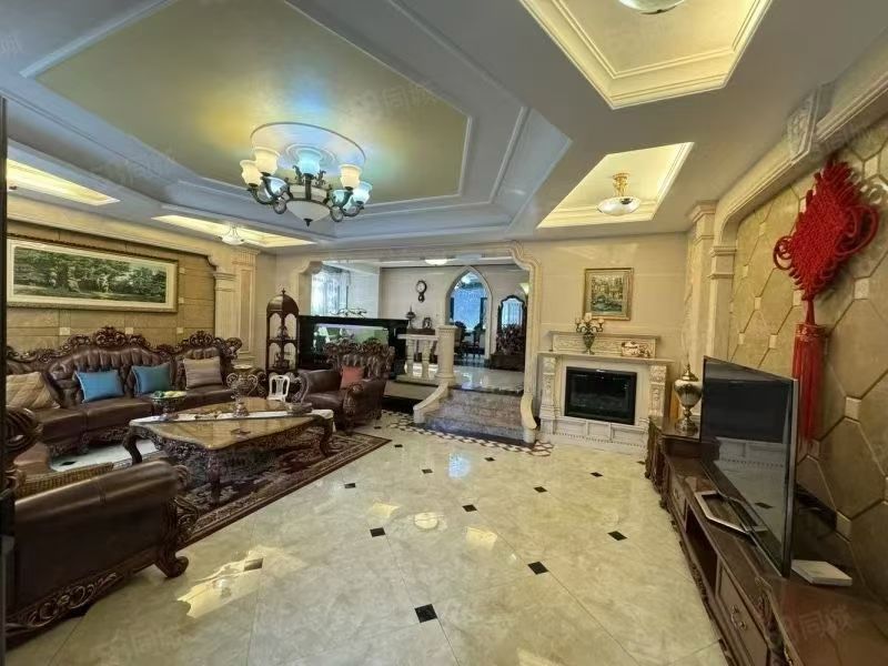 檀香山 4室2厅2卫 103.8万 檀香山 4室2厅2卫 103.8万客厅