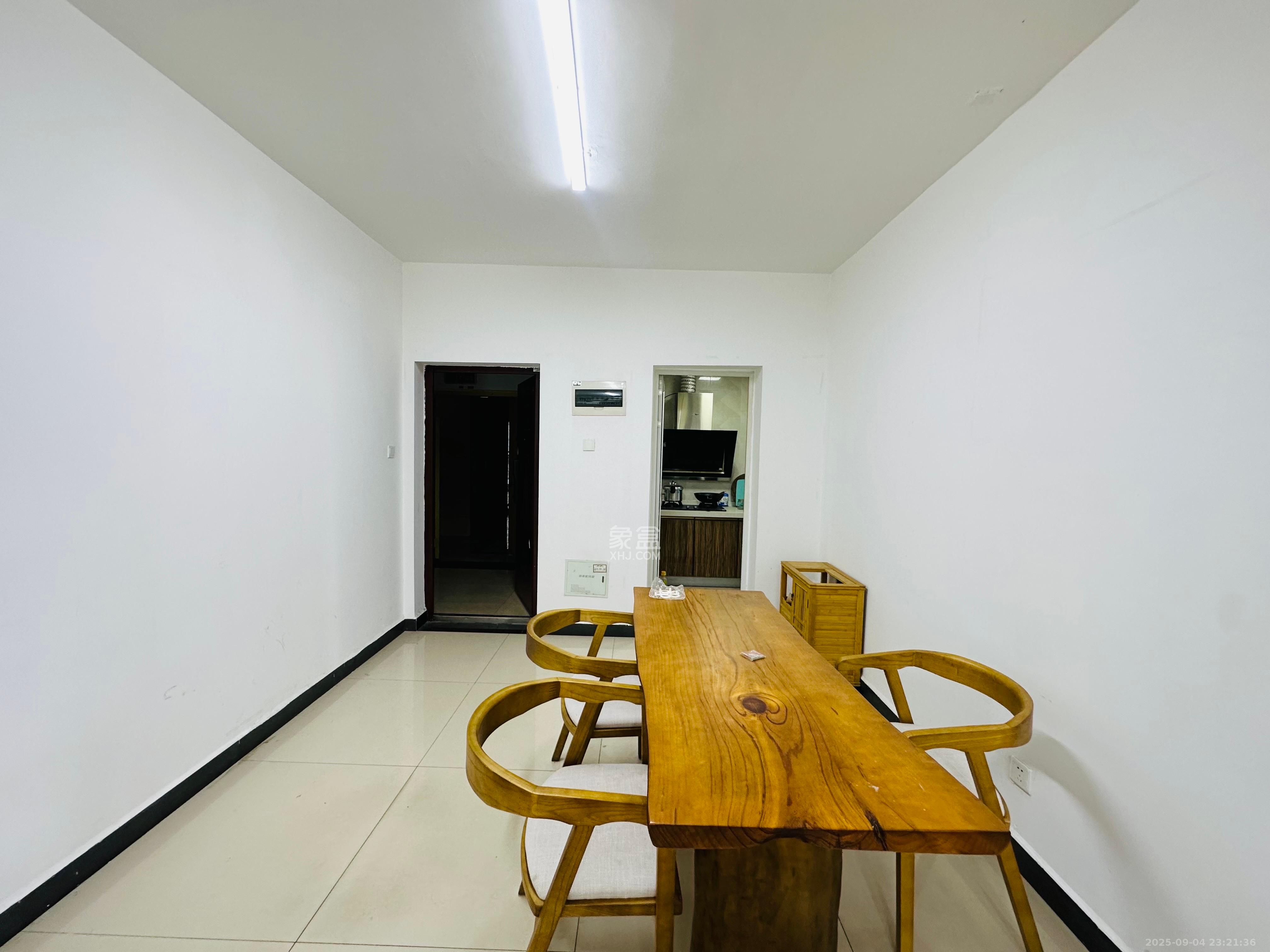 骑龙大街(骑龙苑)  3室2厅1卫    2000.0元/月 骑龙大街(骑龙苑)  3室2厅1卫    2000.0元/月室内图