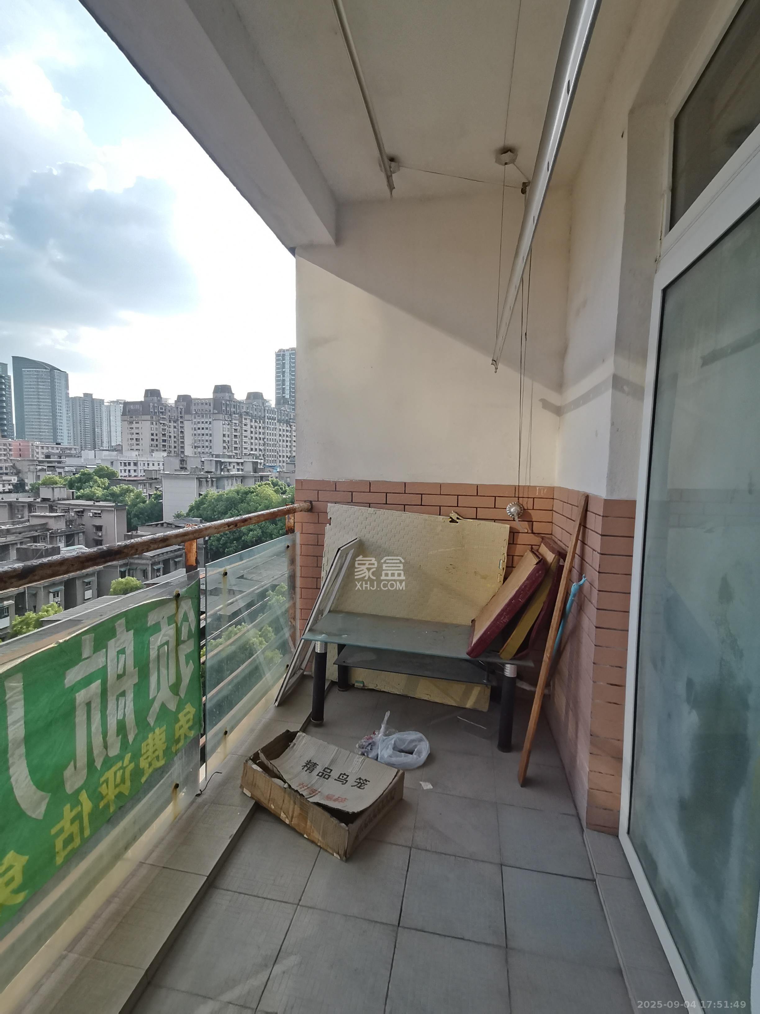 活力康城  2室2厅1卫   2000.00元/月室内图
