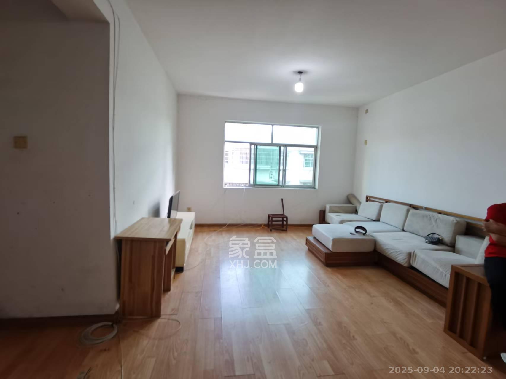 黄泥岭社区 1室2厅2卫 1800.0元/月 黄泥岭社区 1室2厅2卫 1800.0元/月室内图