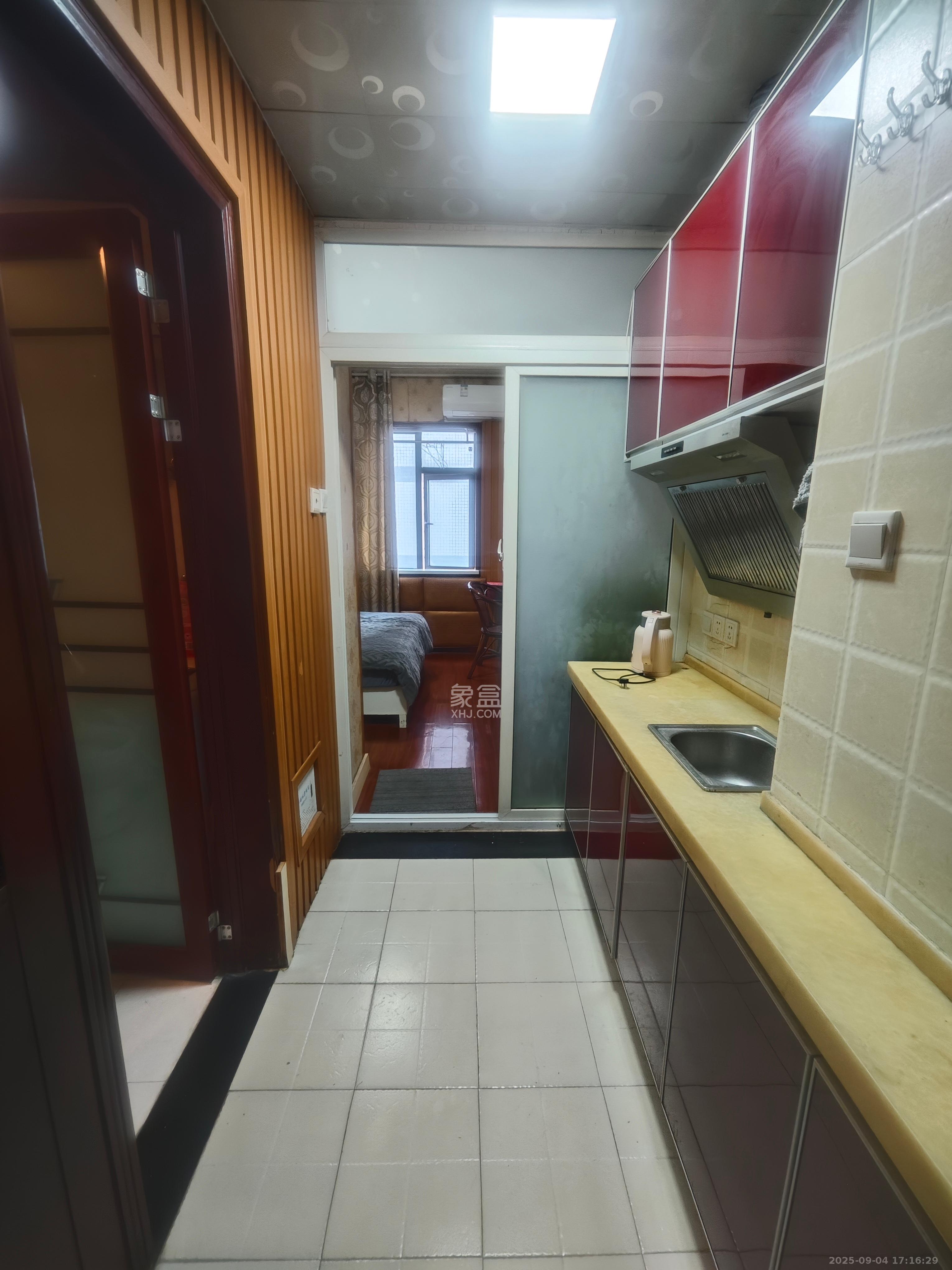 越界(天佑国际大厦)  1室1厅1卫    1450.0元/月 越界(天佑国际大厦)  1室1厅1卫    1450.0元/月室内图