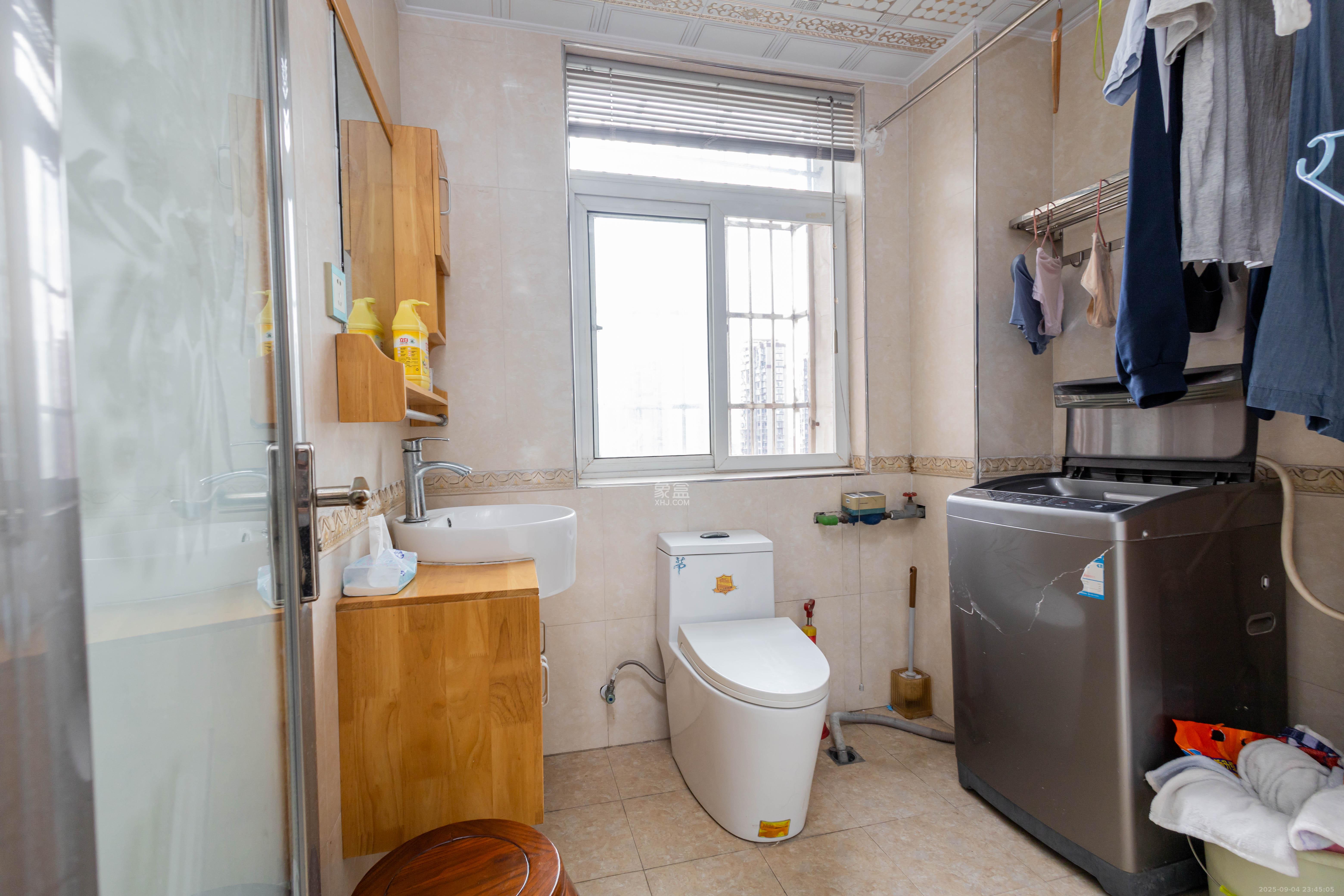 嘉盛和园 4室2厅2卫 99.78万 嘉盛和园 4室2厅2卫 99.78万卫生间