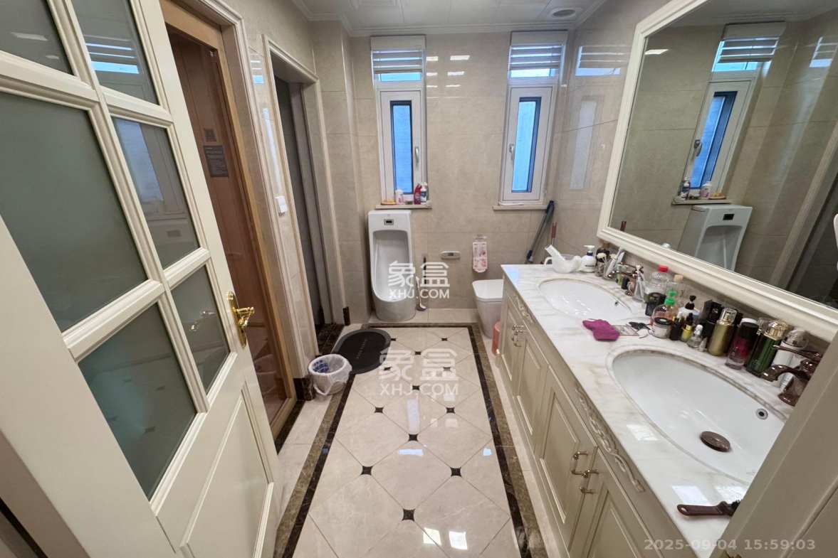 江河中央洋房 5室2厅3卫 28000.0元/月 江河中央洋房 5室2厅3卫 28000.0元/月室内图