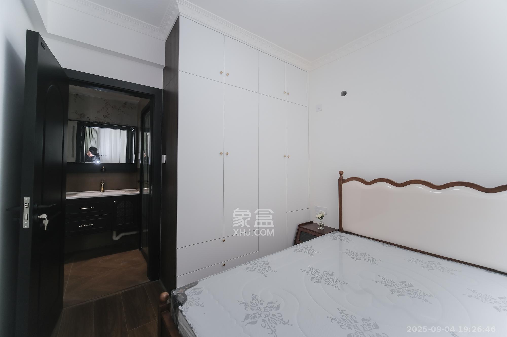 荣盛花语城 3室2厅1卫 73.8万 荣盛花语城 3室2厅1卫 73.8万卧室