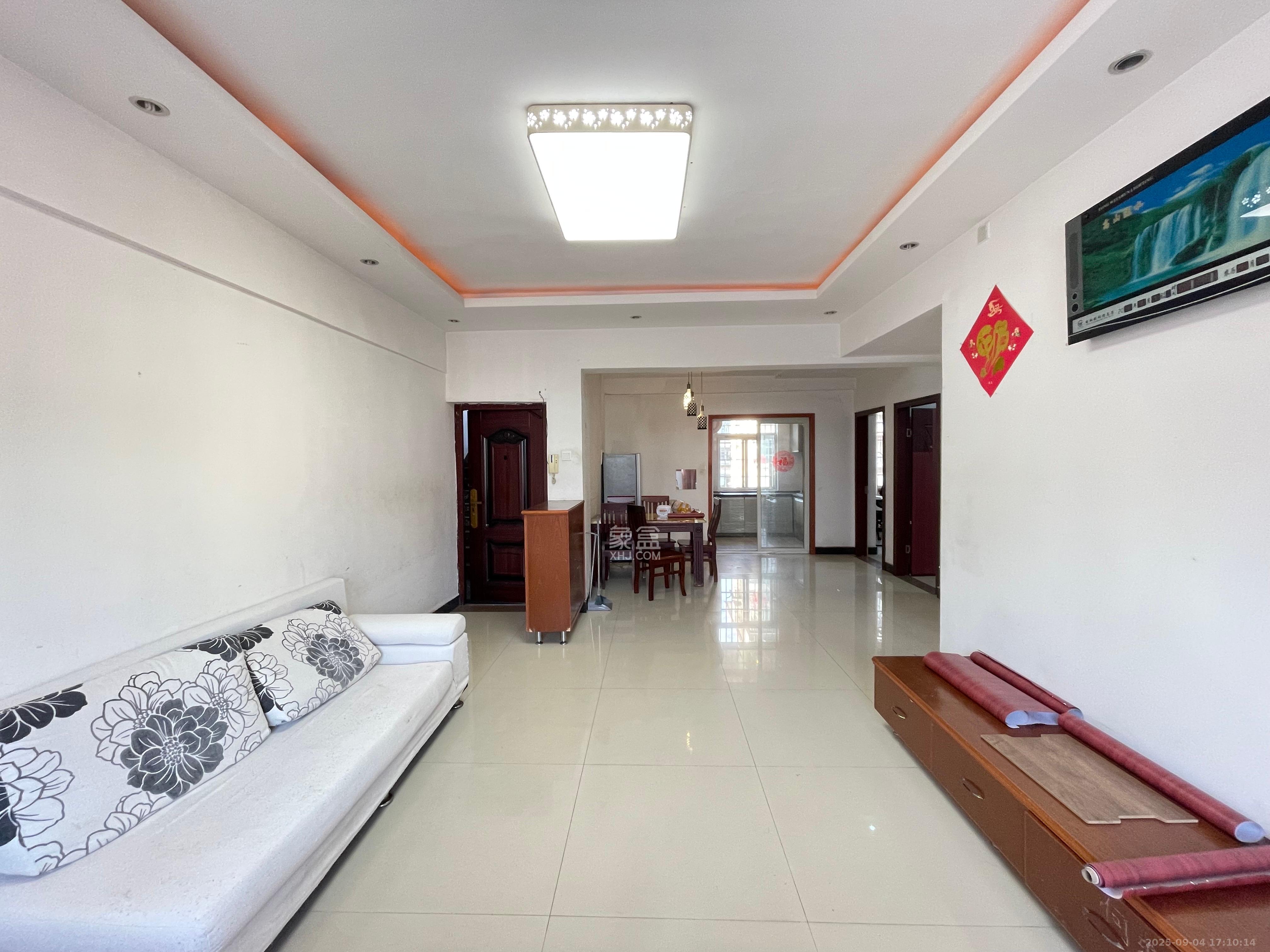 新桥沁园（银港农贸市场）  3室1厅1卫    1800.0元/月室内图