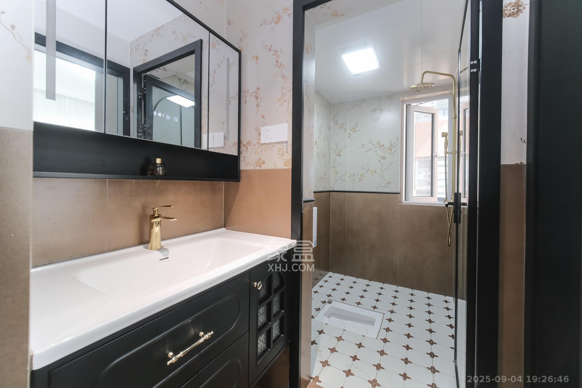 荣盛花语城 3室2厅1卫 73.8万 荣盛花语城 3室2厅1卫 73.8万卫生间