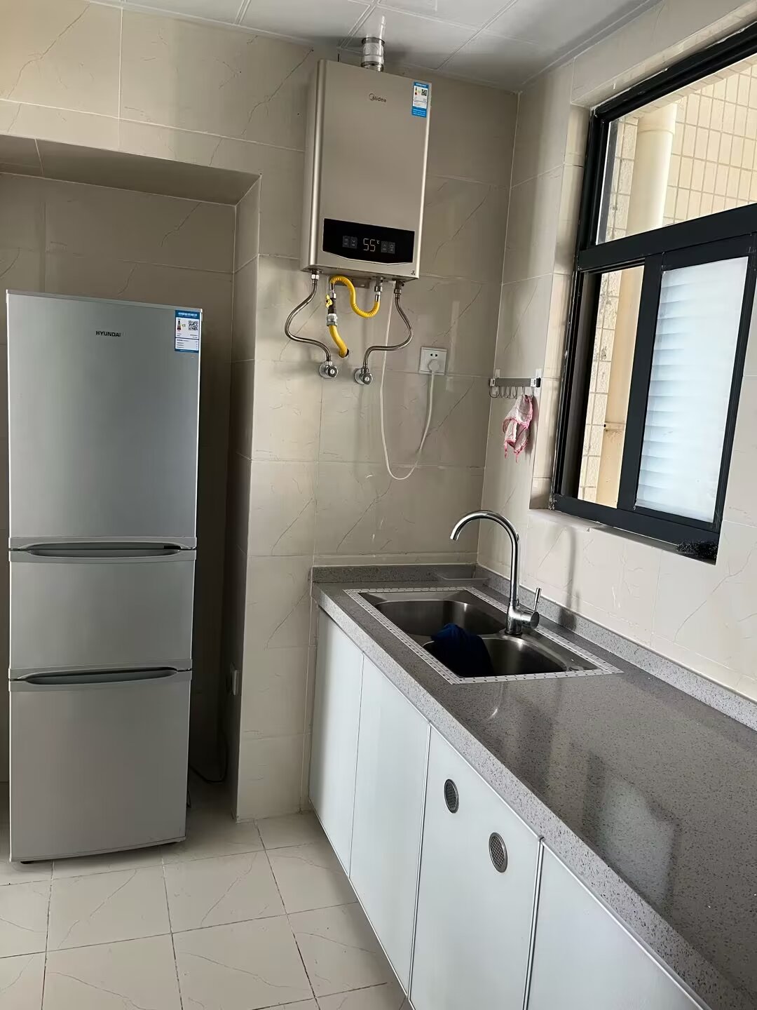 芒果社  2室2厅1卫   2300.00元/月室内图