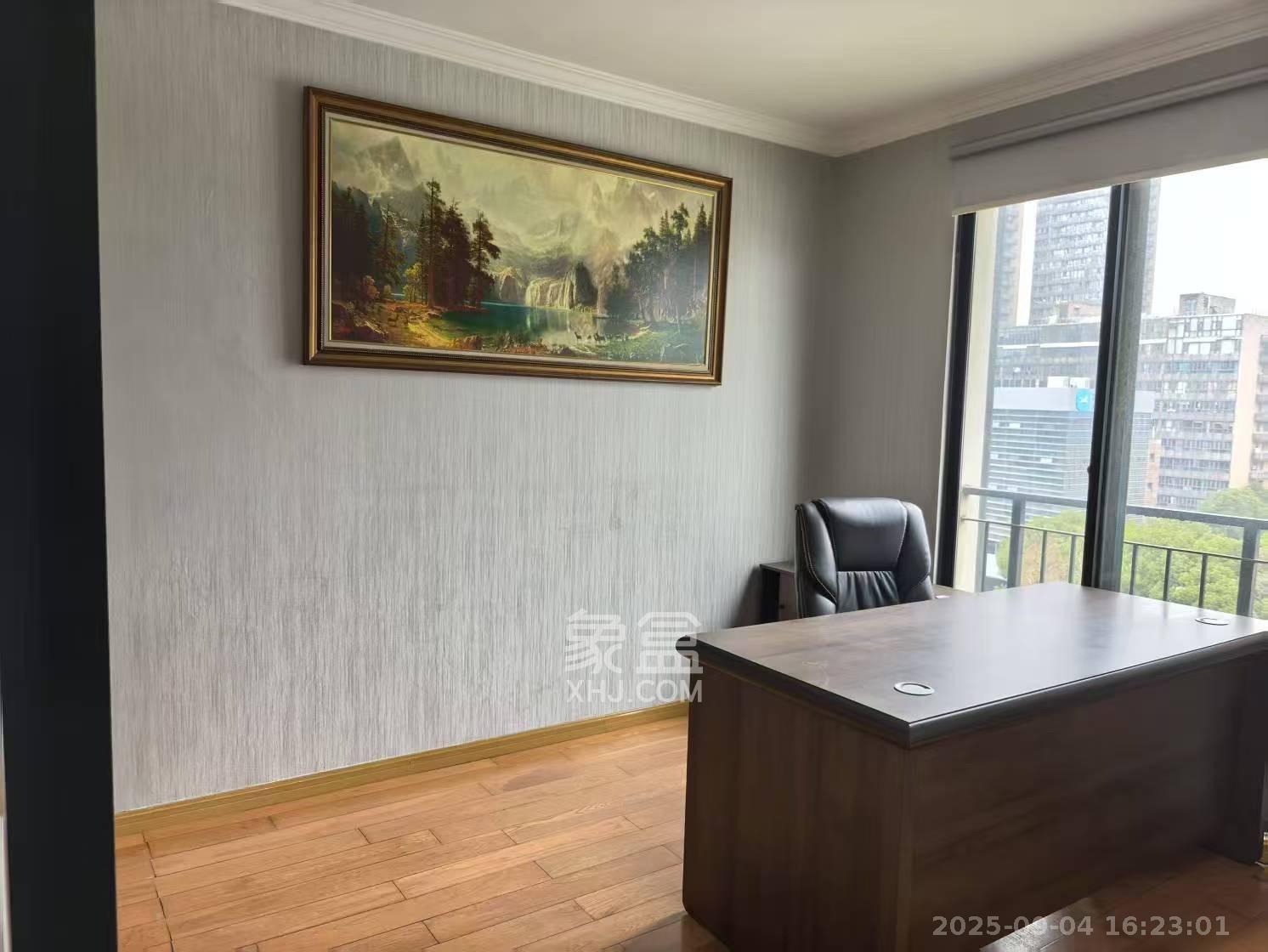 西街花园  3室2厅2卫    3600.0元/月室内图