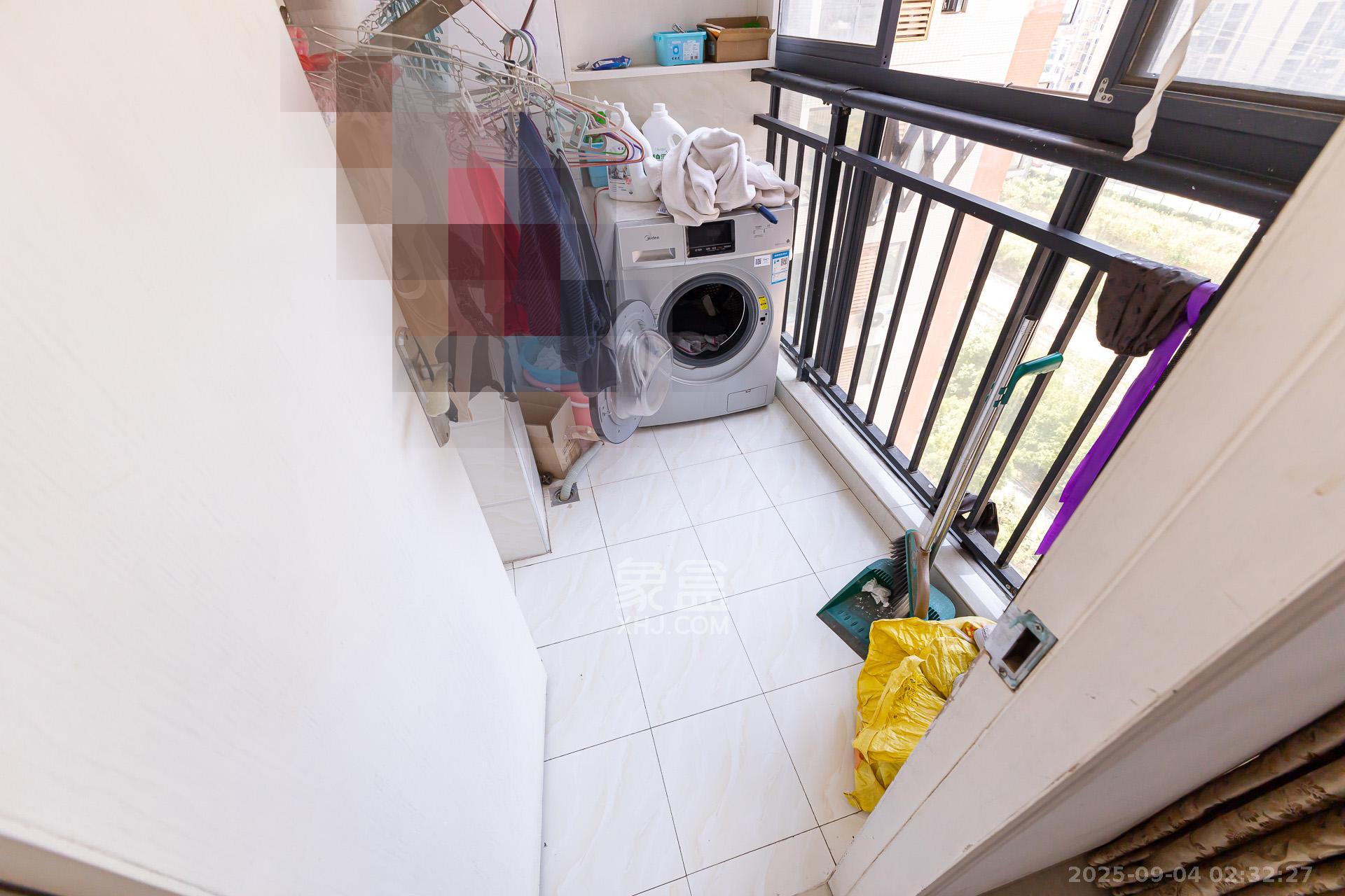 浩龙音乐界  4室2厅2卫    60.0万阳台