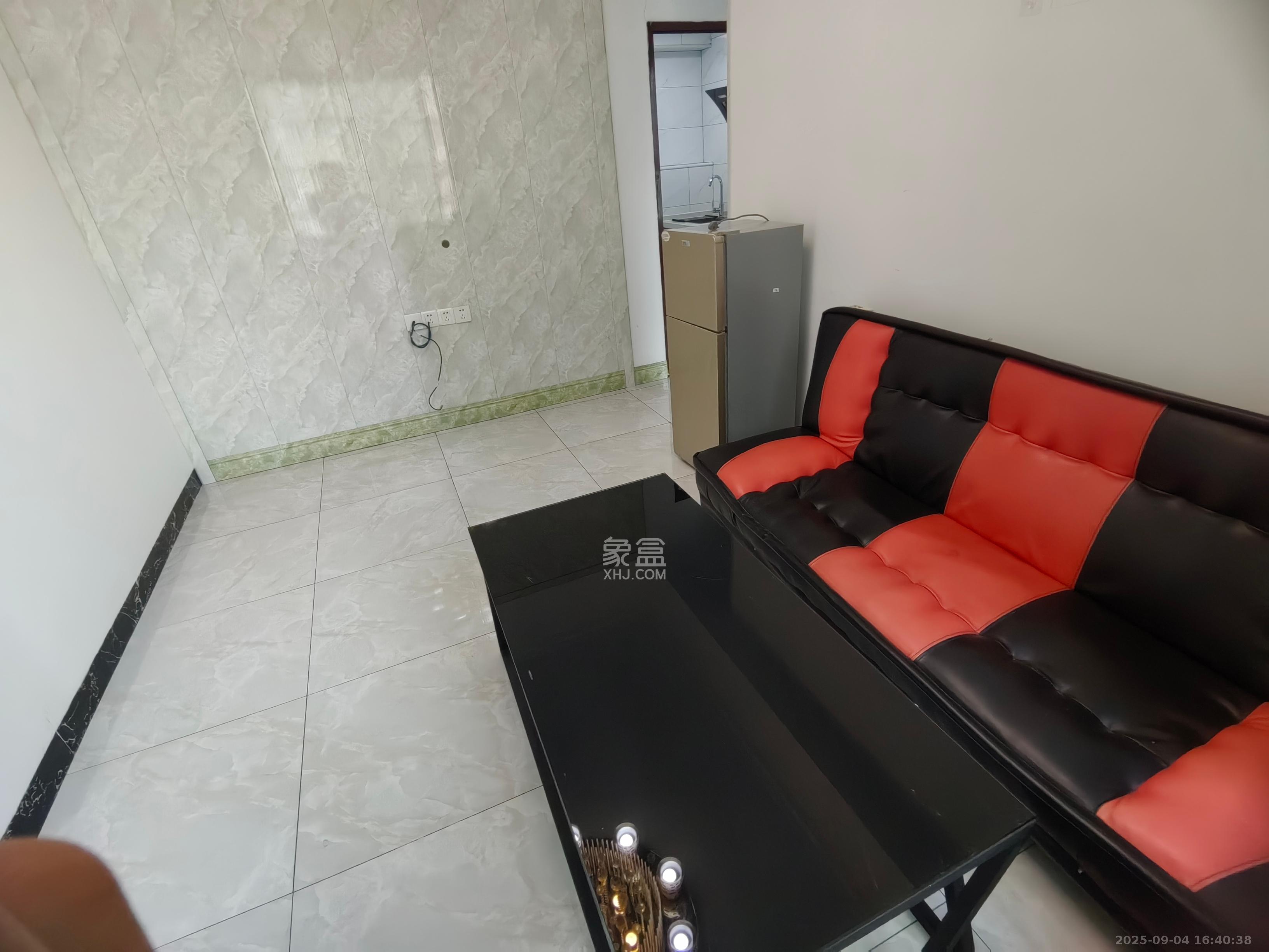 鄱阳佳郡 1室1厅1卫 1100.0元/月 鄱阳佳郡 1室1厅1卫 1100.0元/月室内图