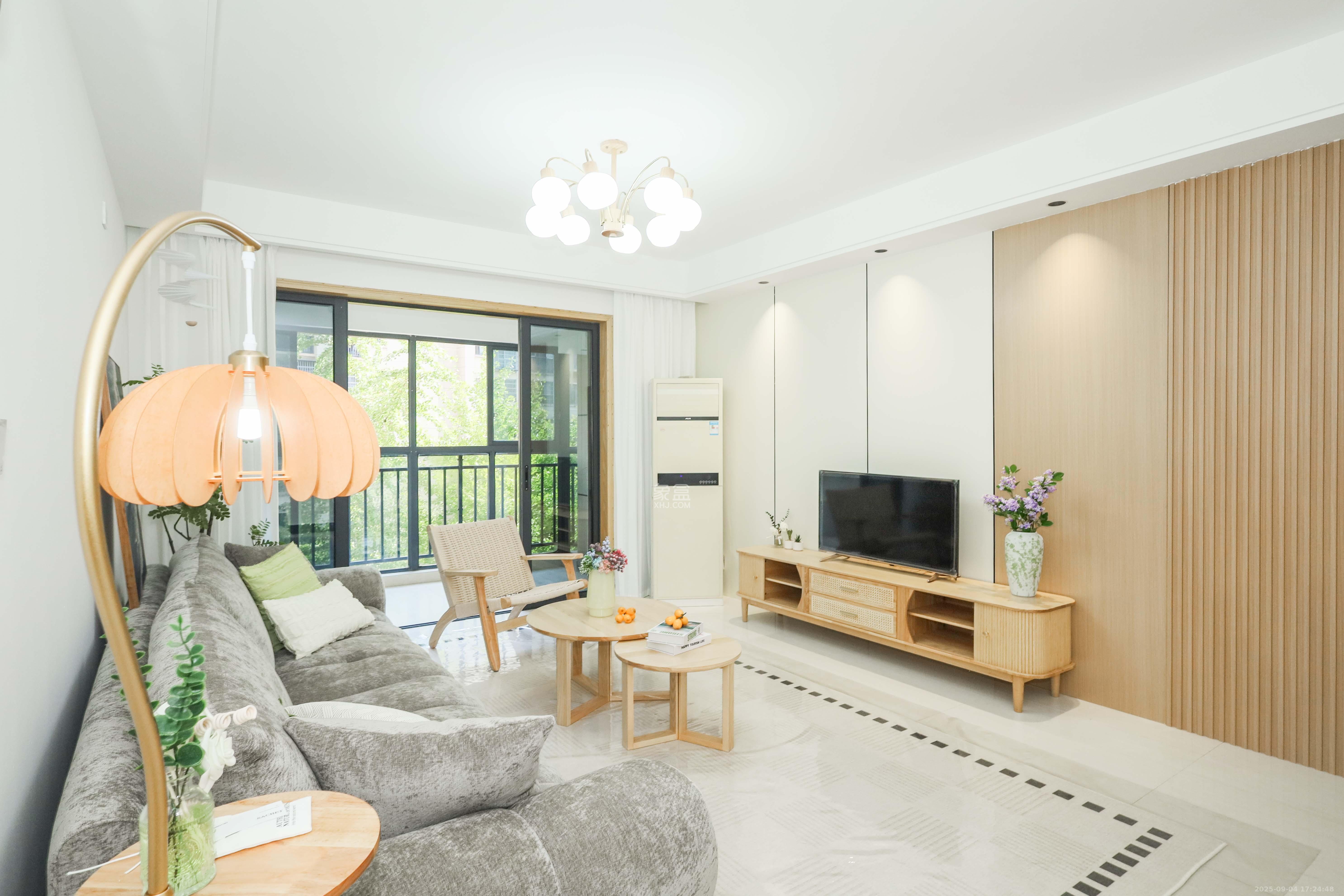 保利麓谷林语A区  3室2厅1卫    78.0万客厅