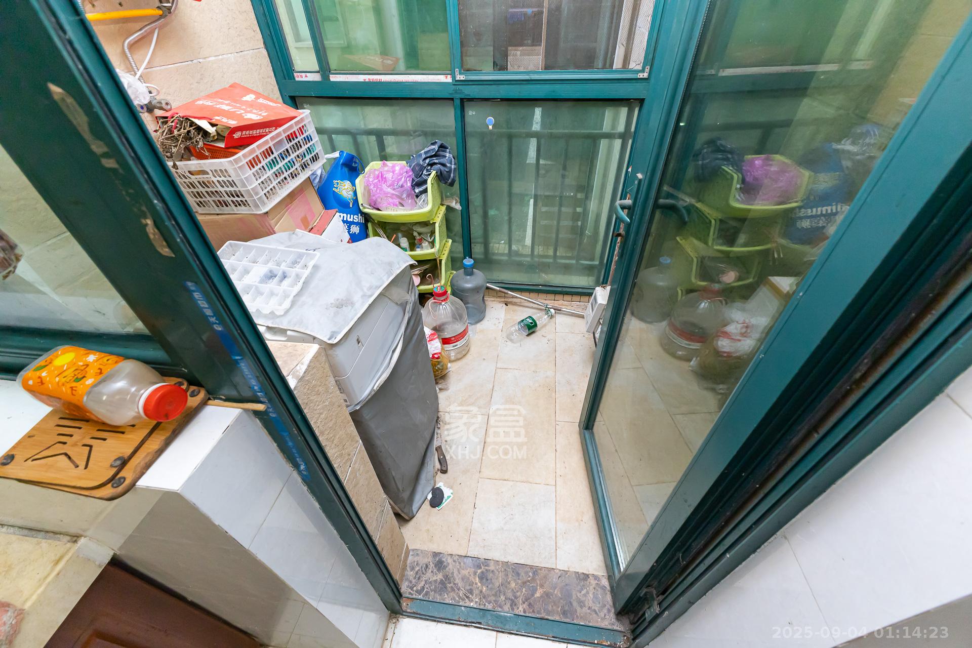 恒大名都 4室2厅2卫 76.50万 恒大名都 4室2厅2卫 76.50万阳台