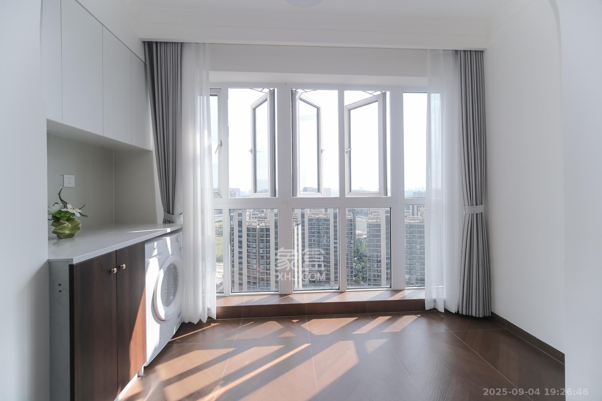 荣盛花语城 3室2厅1卫 73.8万 荣盛花语城 3室2厅1卫 73.8万阳台