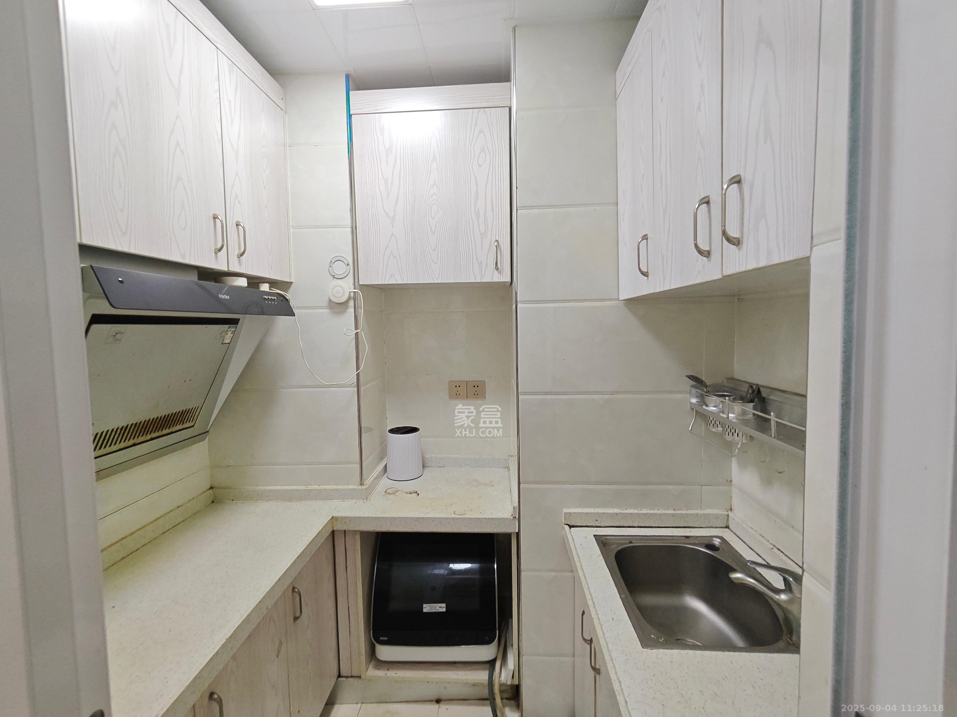 钰龙天下二期(钰龙佳园)  2室2厅1卫    1900.0元/月 钰龙天下二期(钰龙佳园)  2室2厅1卫    1900.0元/月室内图