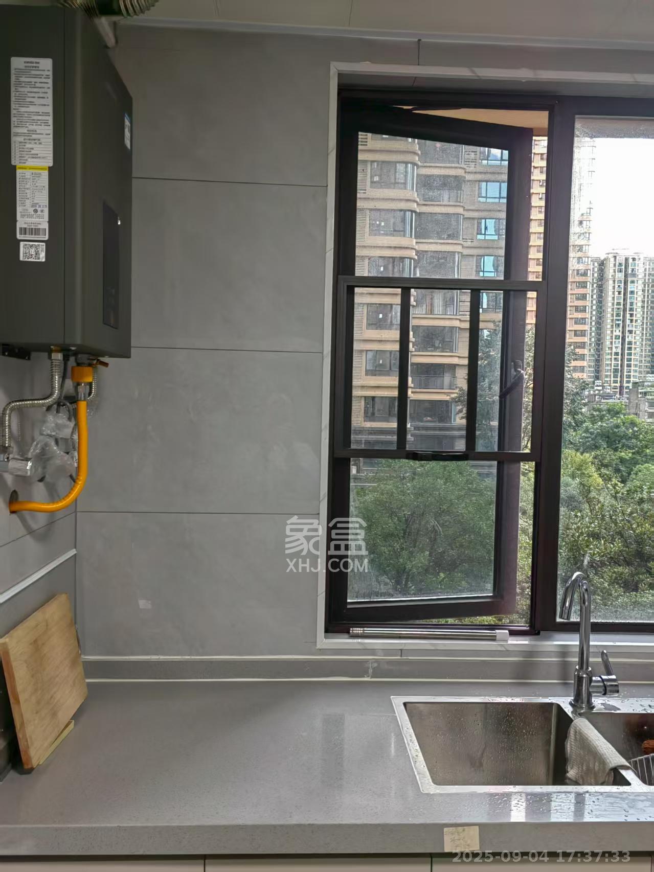 三润城(三润星城) 4室2厅2卫 2200.0元/月 三润城(三润星城) 4室2厅2卫 2200.0元/月室内图