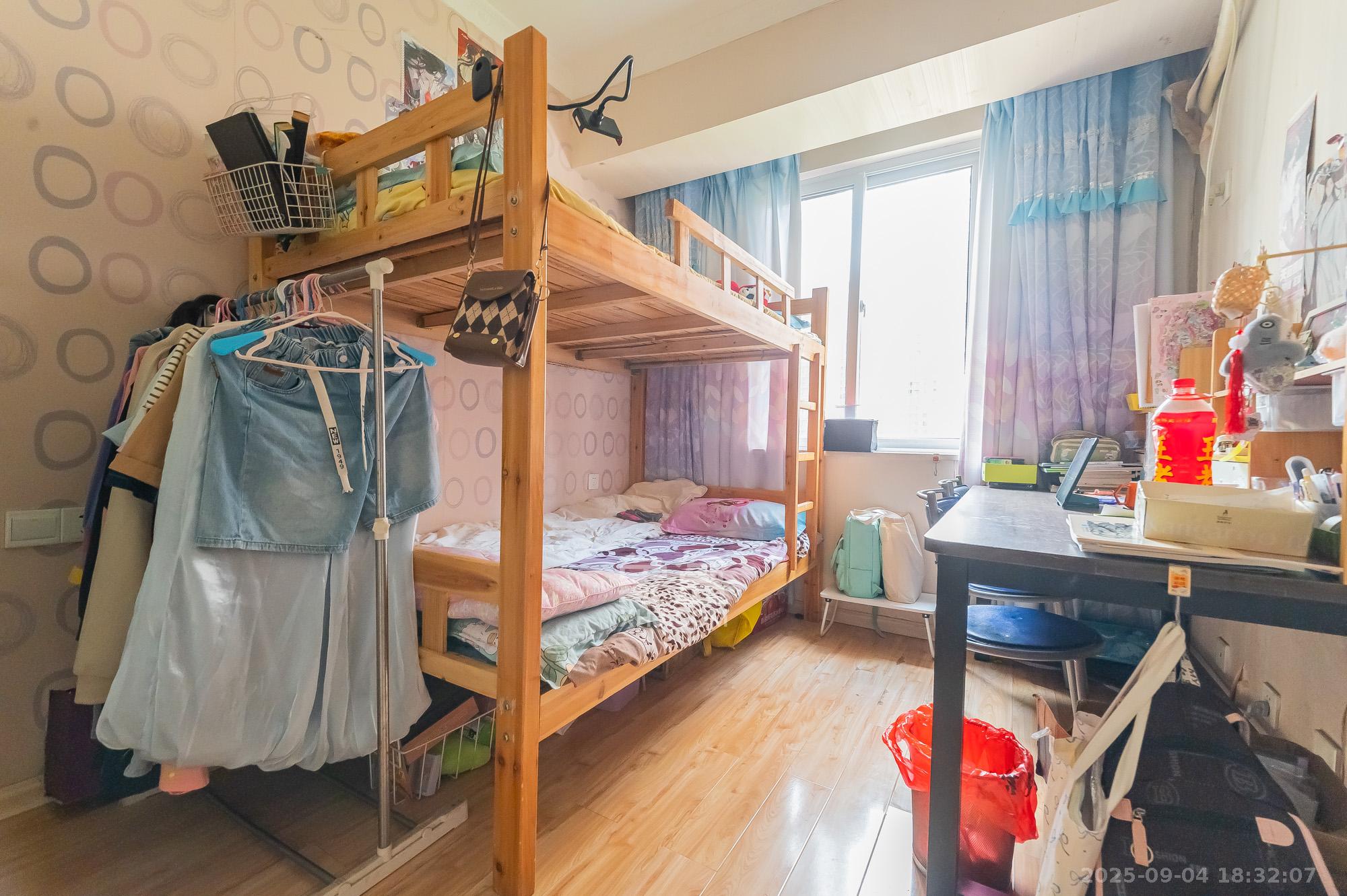 筑梦佳园 4室2厅2卫 99.8万 筑梦佳园 4室2厅2卫 99.8万卧室