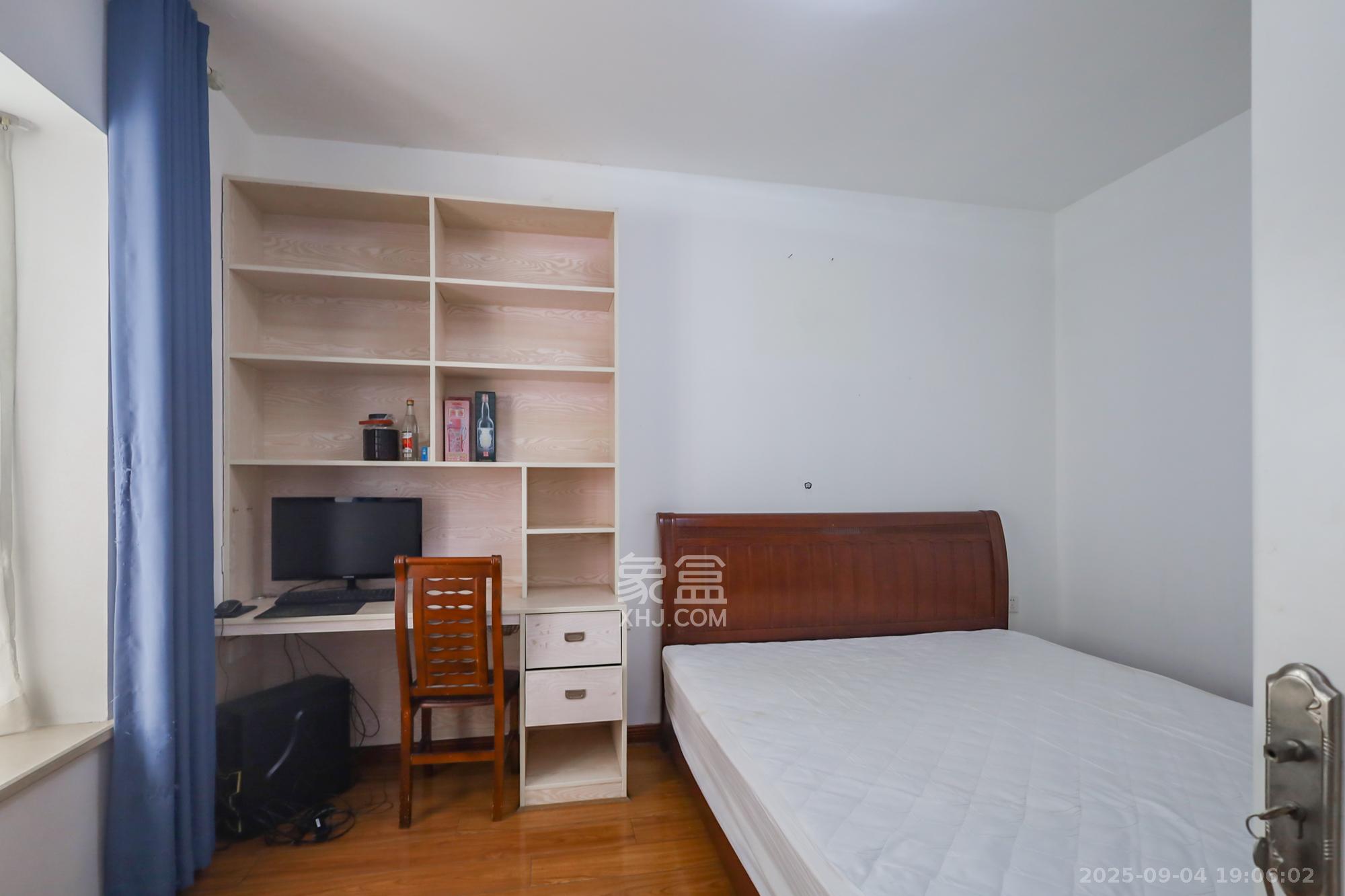 香海西岸 3室2厅1卫 88.0万 香海西岸 3室2厅1卫 88.0万卧室