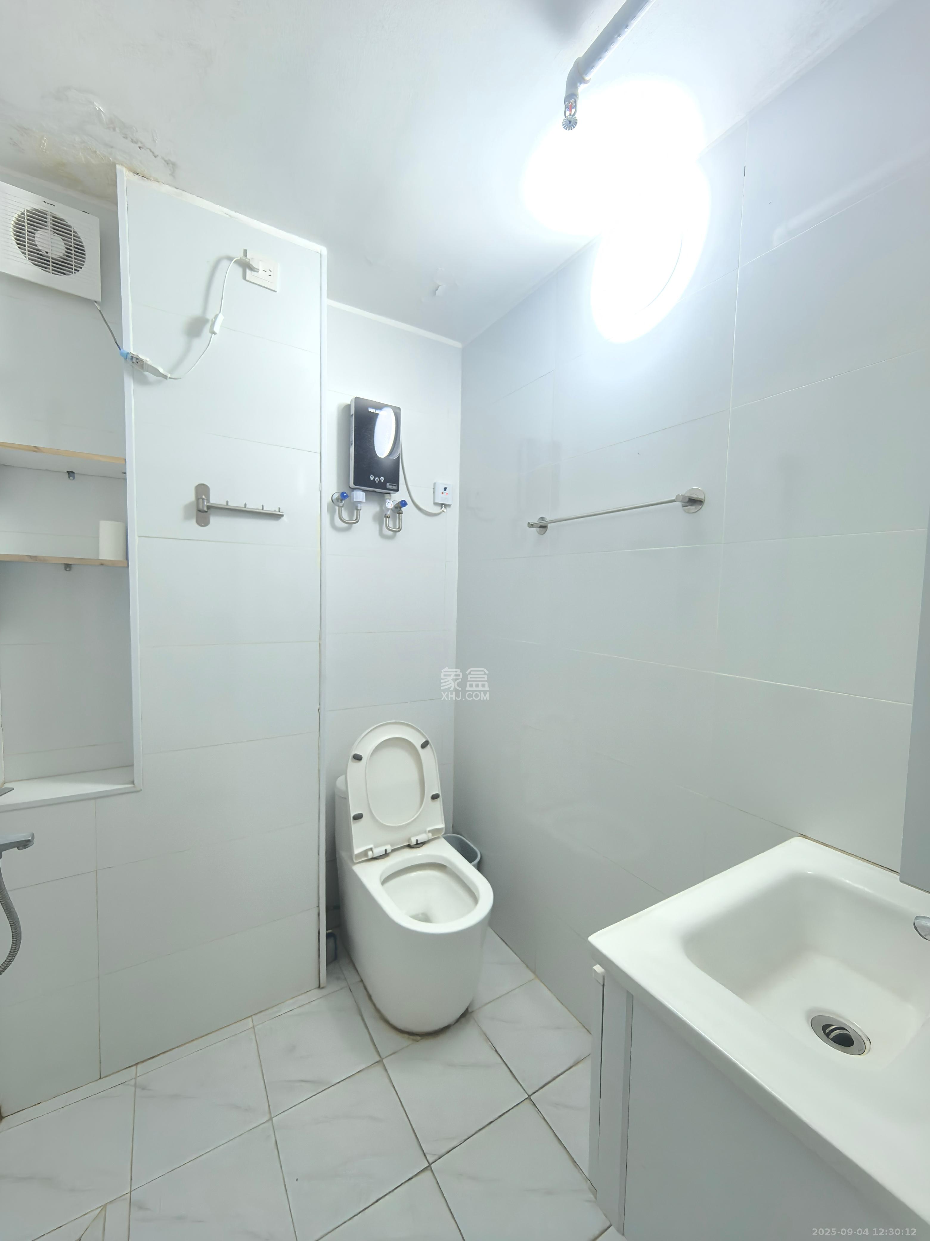 保利海德公园  1室1厅1卫    1900.0元/月 保利海德公园  1室1厅1卫    1900.0元/月室内图