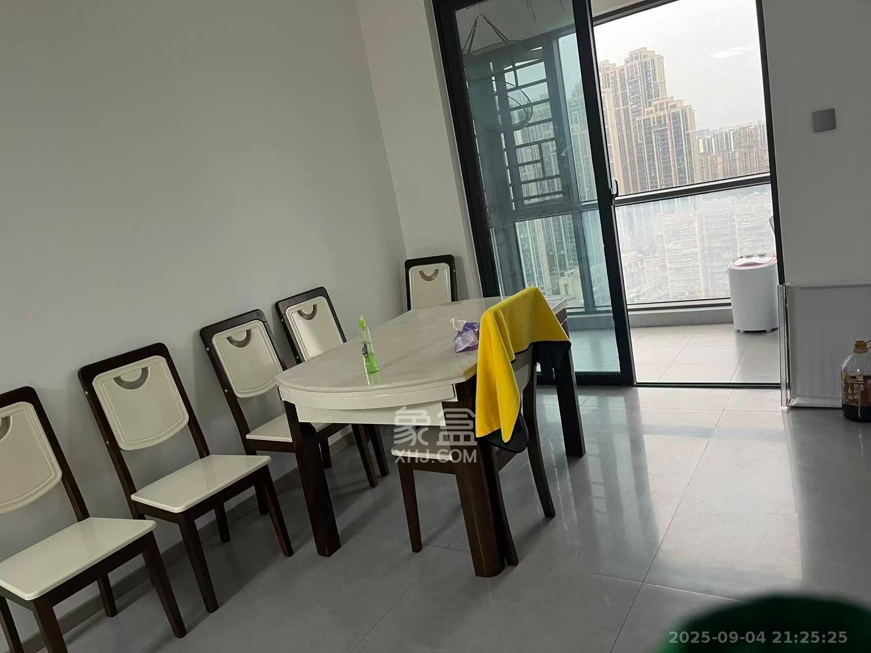 长房东旭国际  4室2厅2卫    3600.0元/月室内图