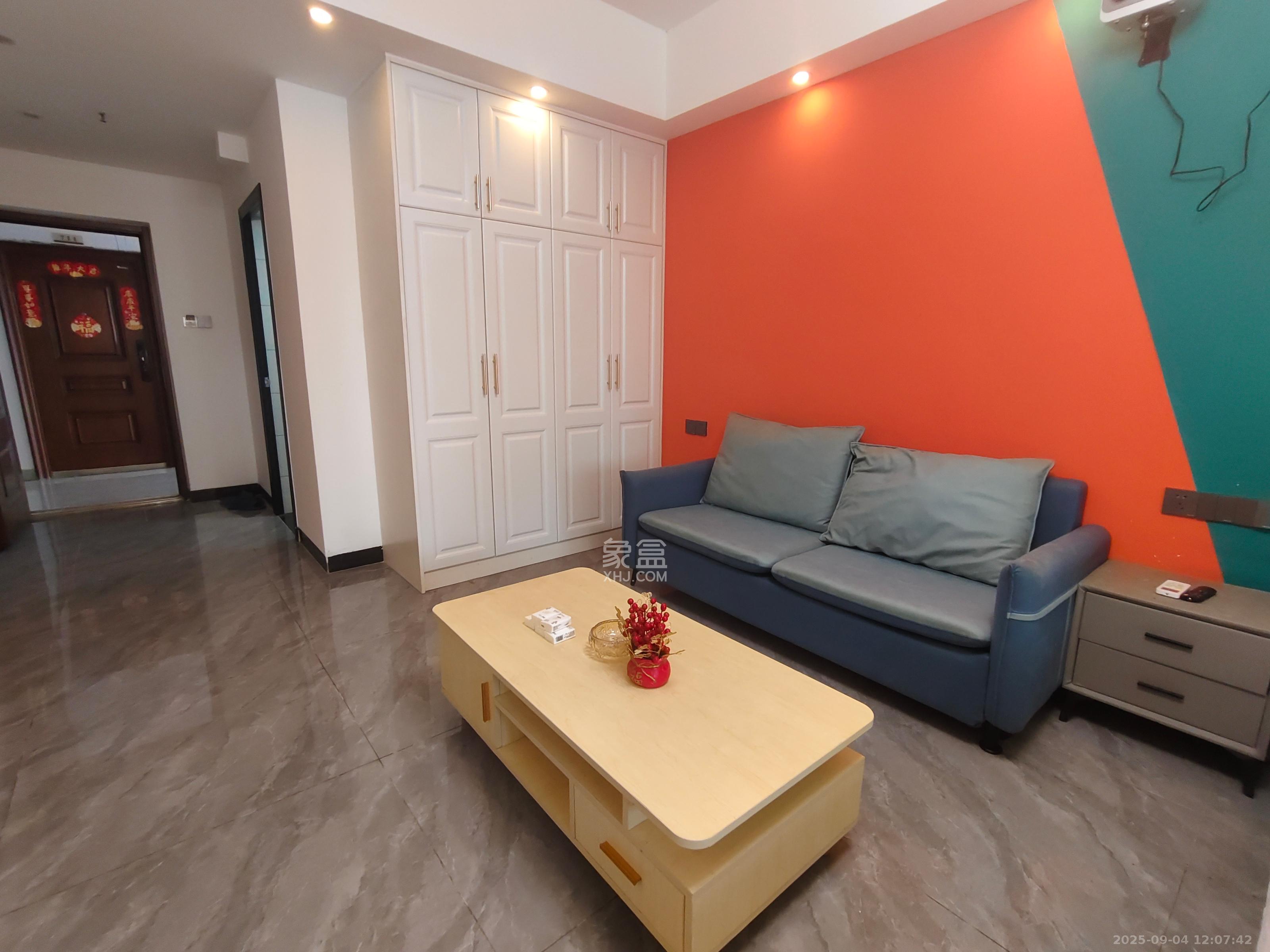 福晟钱隆国际(晟冉景苑)  1室1厅1卫    1600.0元/月 福晟钱隆国际(晟冉景苑)  1室1厅1卫    1600.0元/月室内图