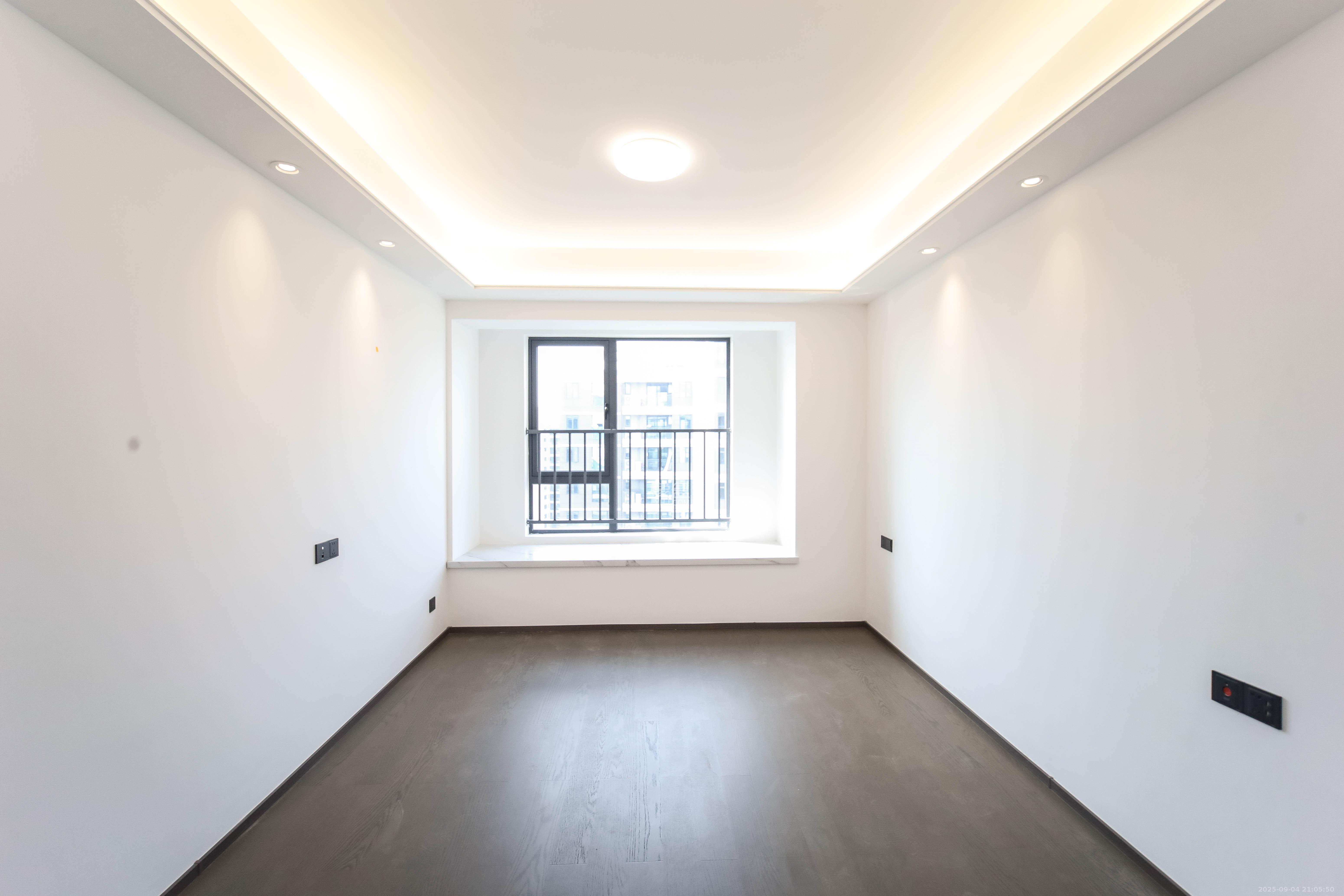 德奥上河城章  3室2厅2卫    165.0万卧室