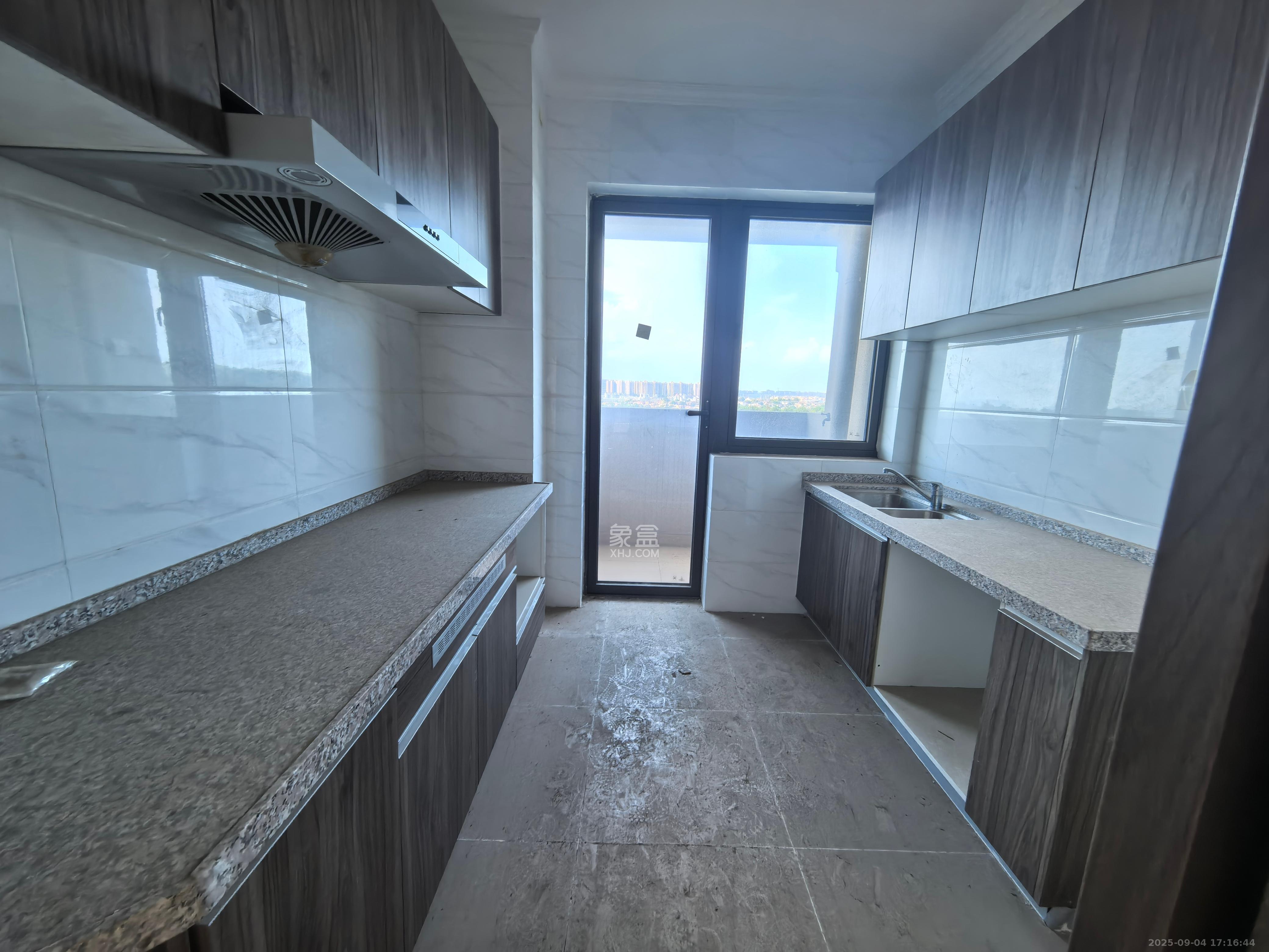 碧桂园公园壹号(凯怡茗苑) 3室2厅2卫 1500.0元/月 碧桂园公园壹号(凯怡茗苑) 3室2厅2卫 1500.0元/月室内图