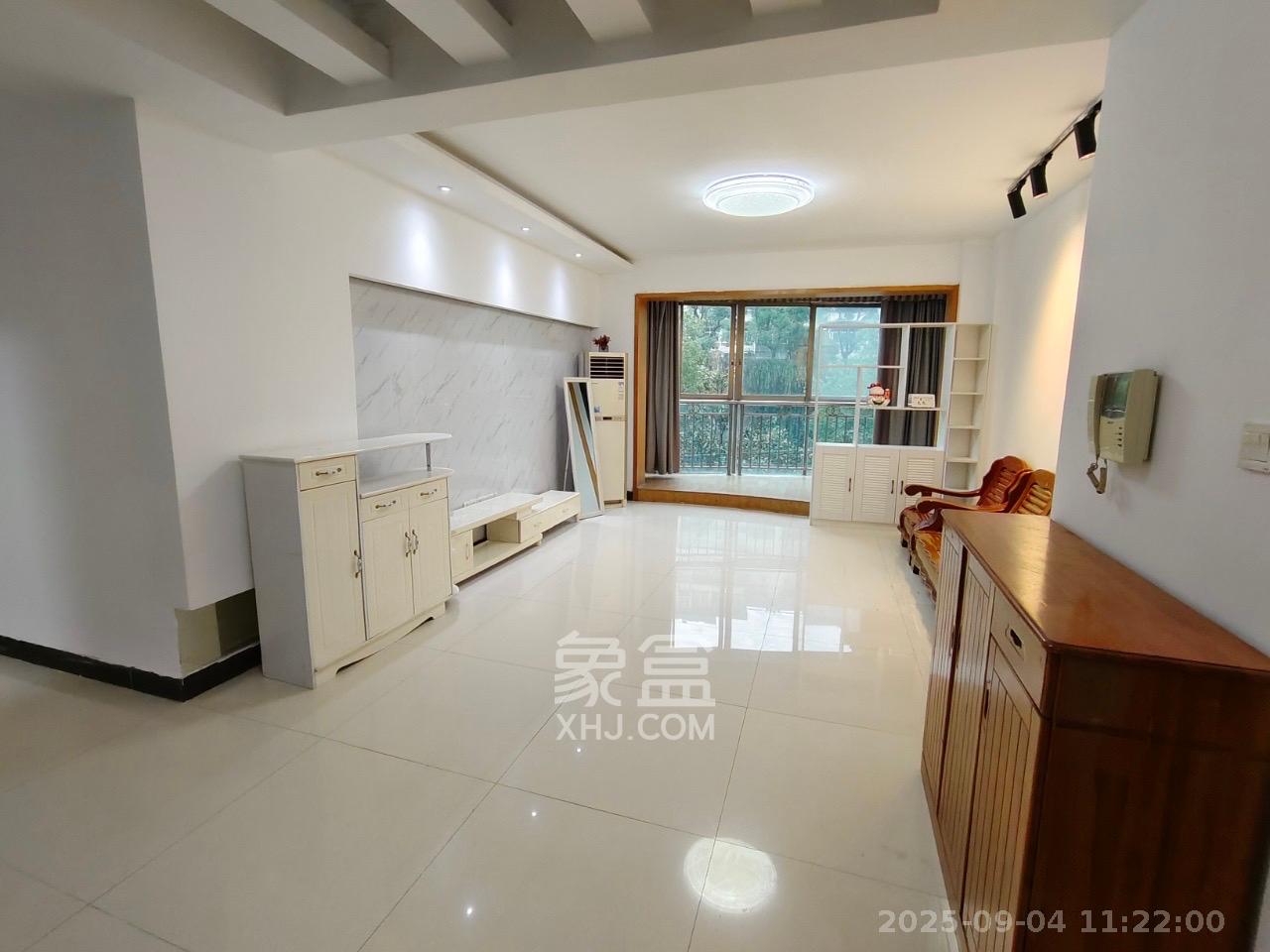 金色山庄  3室2厅2卫    3200.0元/月 金色山庄  3室2厅2卫    3200.0元/月室内图