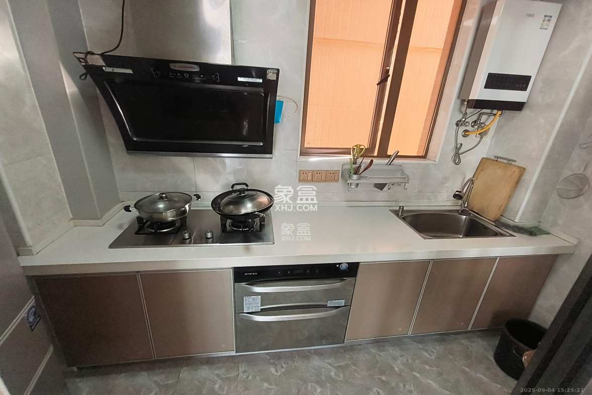 第六都(陆都小区) 3室2厅1卫 3000.0元/月 第六都(陆都小区) 3室2厅1卫 3000.0元/月室内图