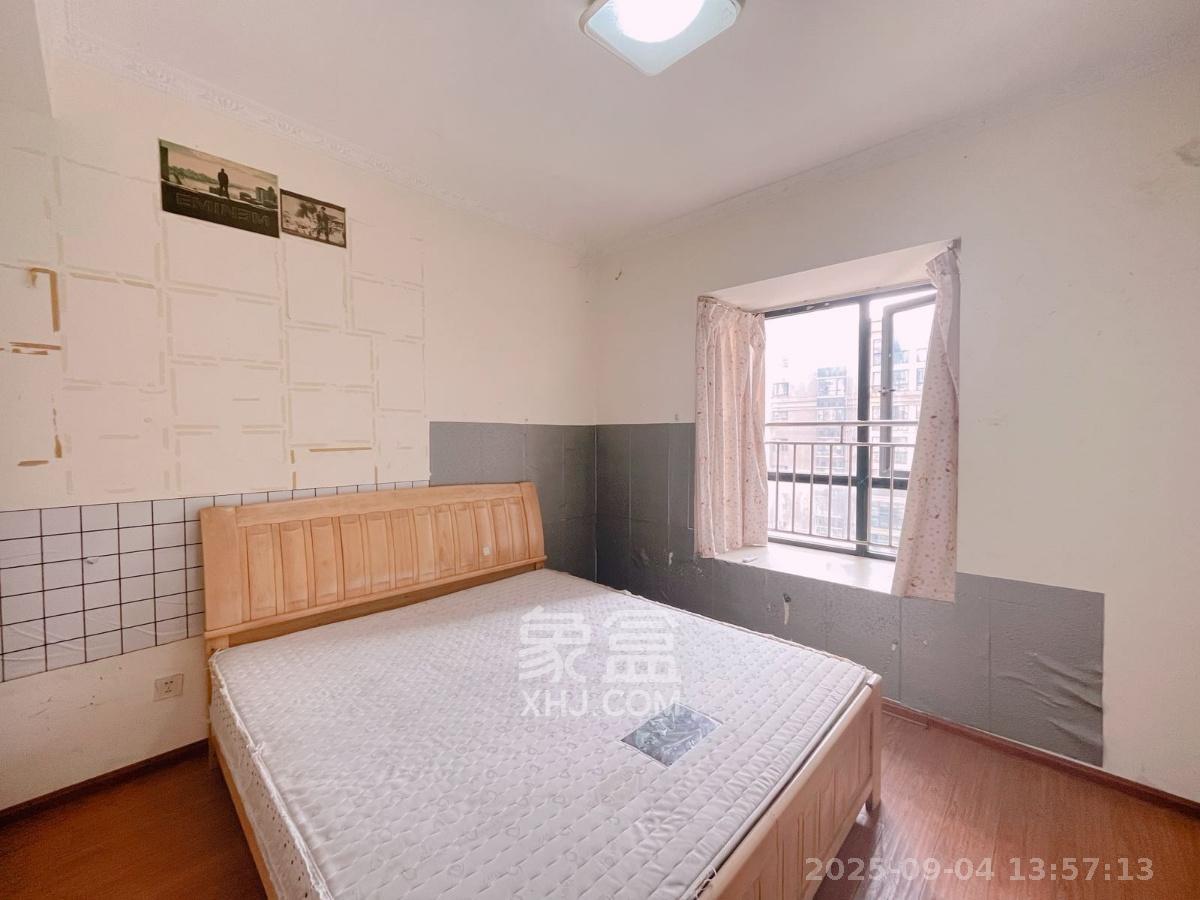 英郡年华 3室1厅2卫 2000.0元/月 英郡年华 3室1厅2卫 2000.0元/月室内图