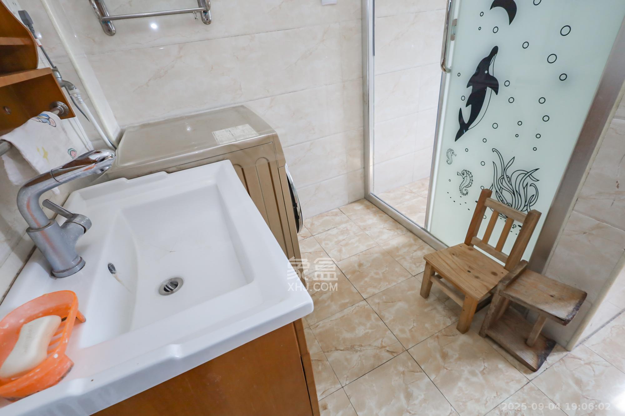 香海西岸 3室2厅1卫 88.0万 香海西岸 3室2厅1卫 88.0万卫生间