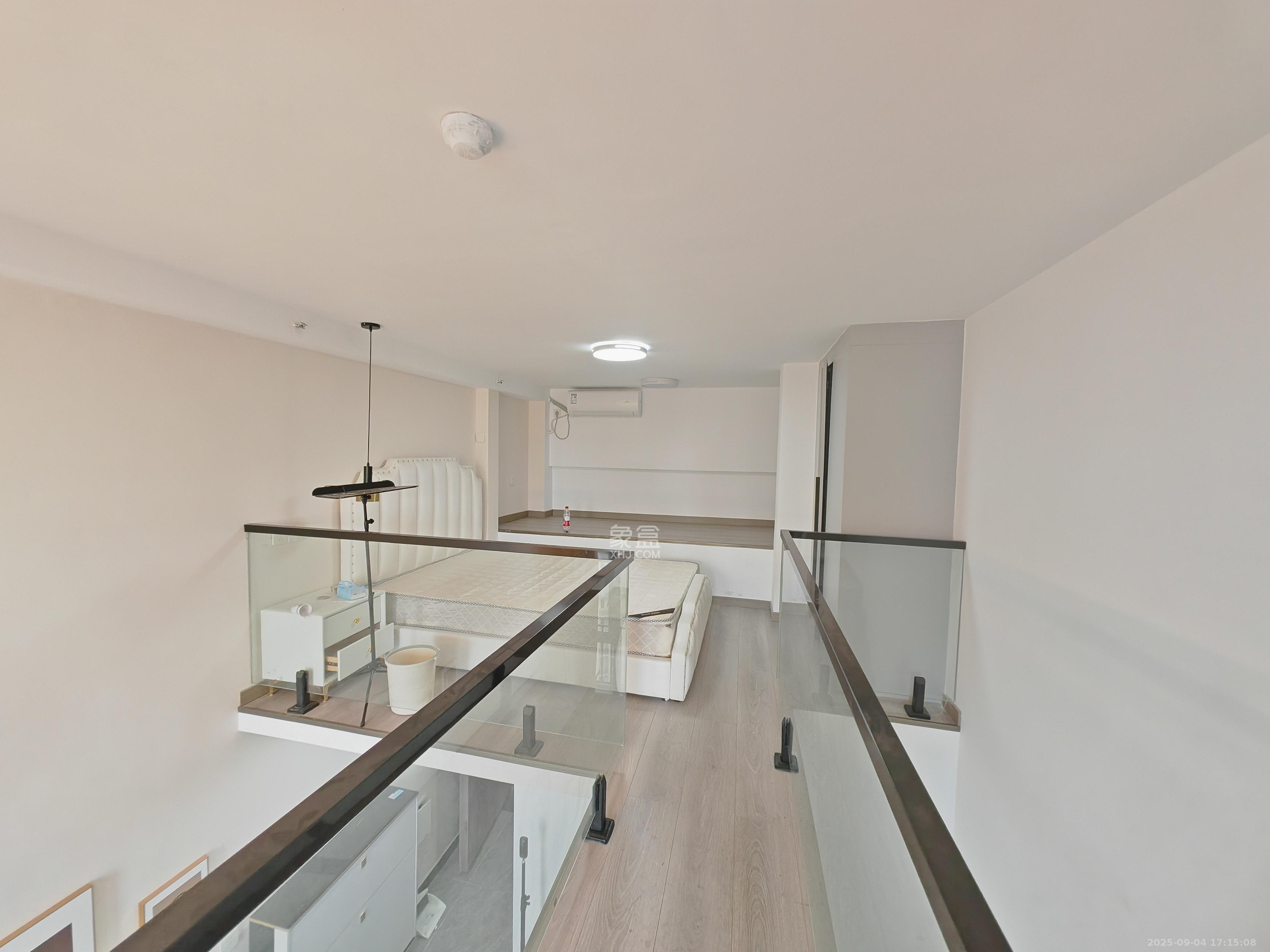 卓越中寰  1室1厅1卫    2200.0元/月室内图