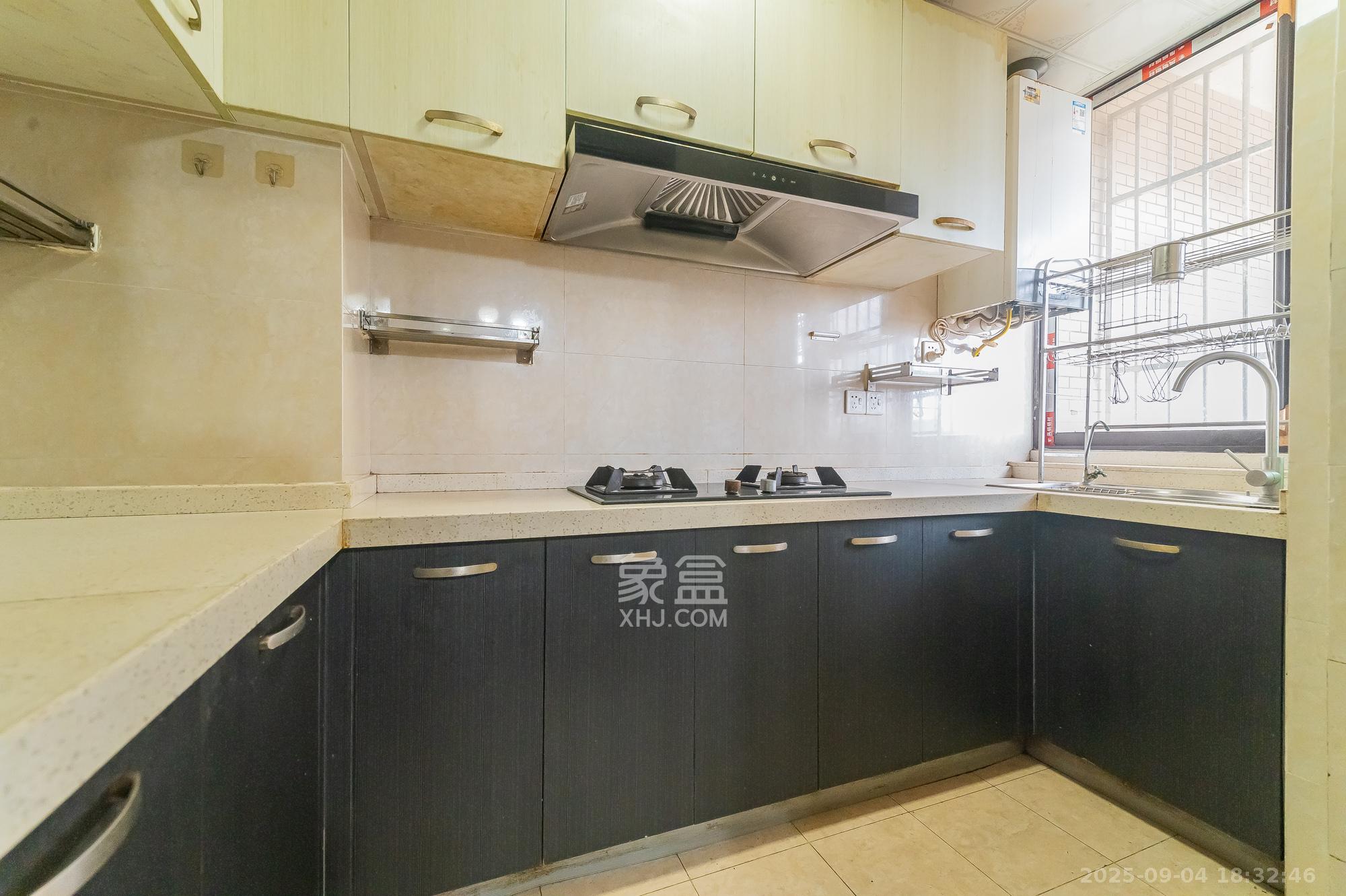 湖湾世景  3室2厅2卫    65.0万 湖湾世景  3室2厅2卫    65.0万厨房