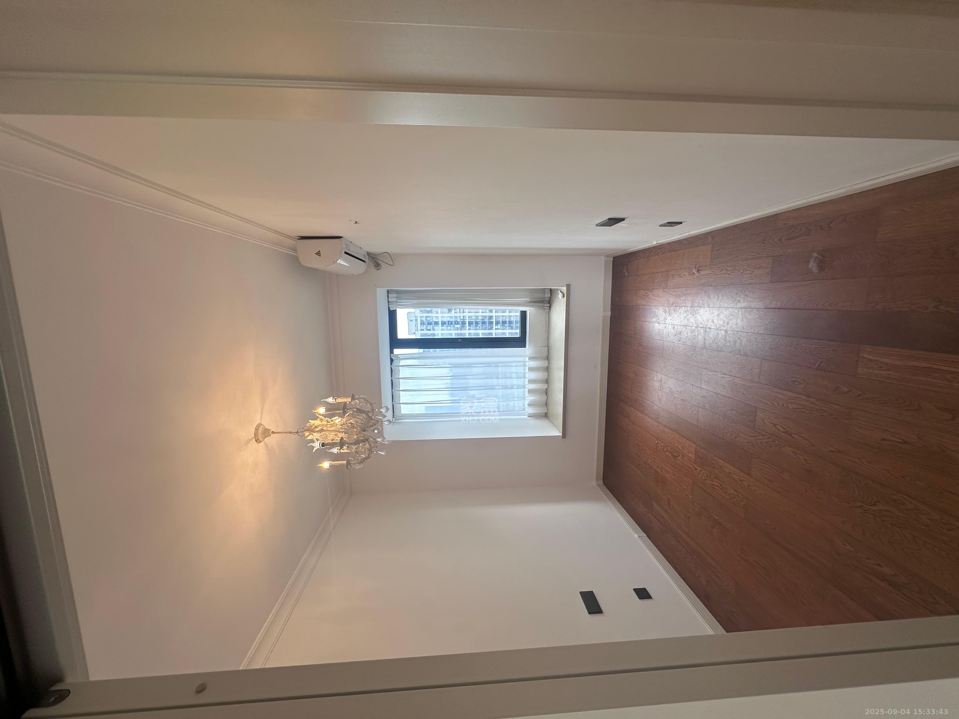 万科魅力之城锋镜里  4室2厅2卫    3300.0元/月室内图