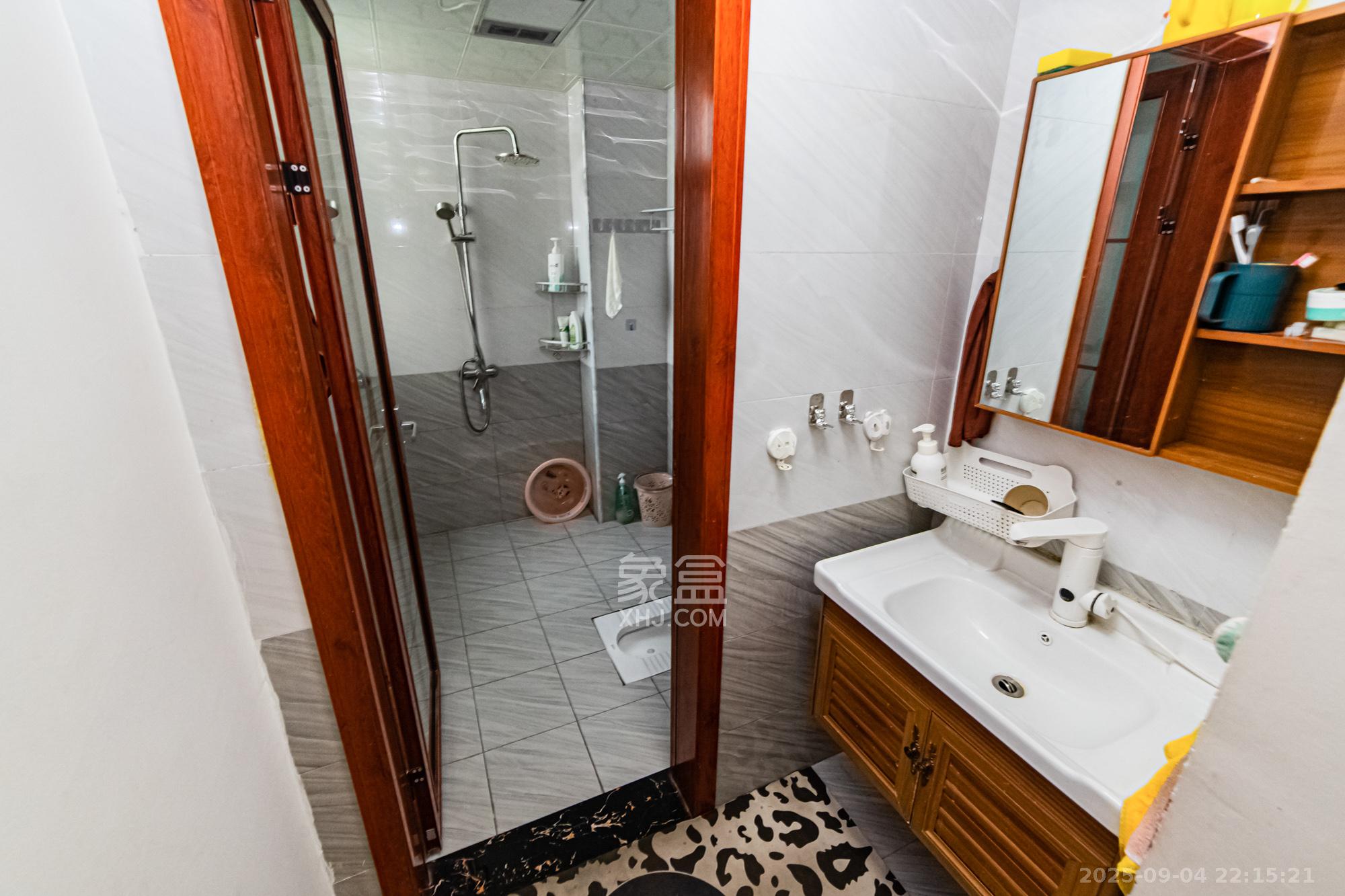 北辰三角洲C3区 3室2厅2卫 193.0万 北辰三角洲C3区 3室2厅2卫 193.0万卫生间