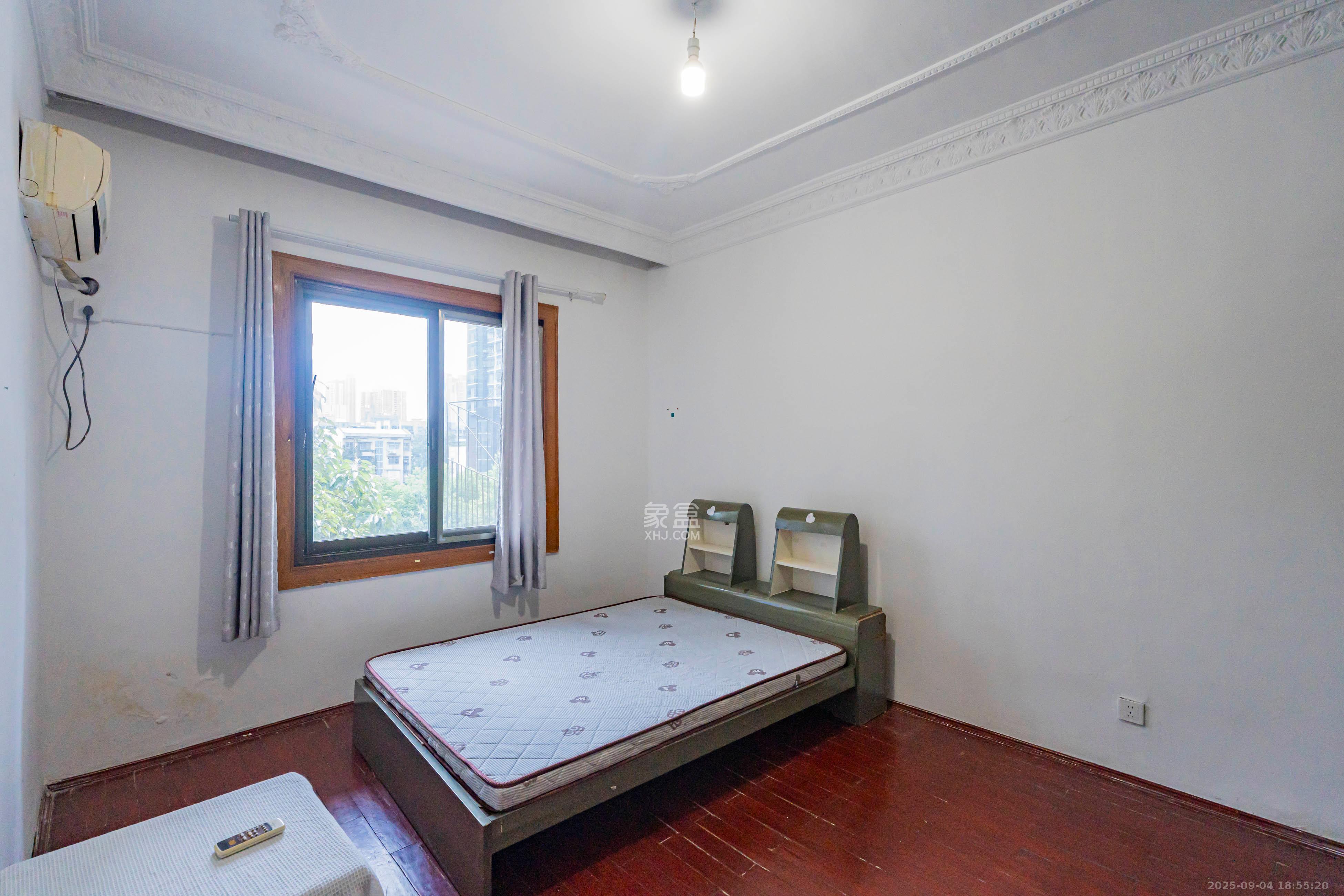 营盘街社区 2室1厅1卫 55.0万 营盘街社区 2室1厅1卫 55.0万卧室