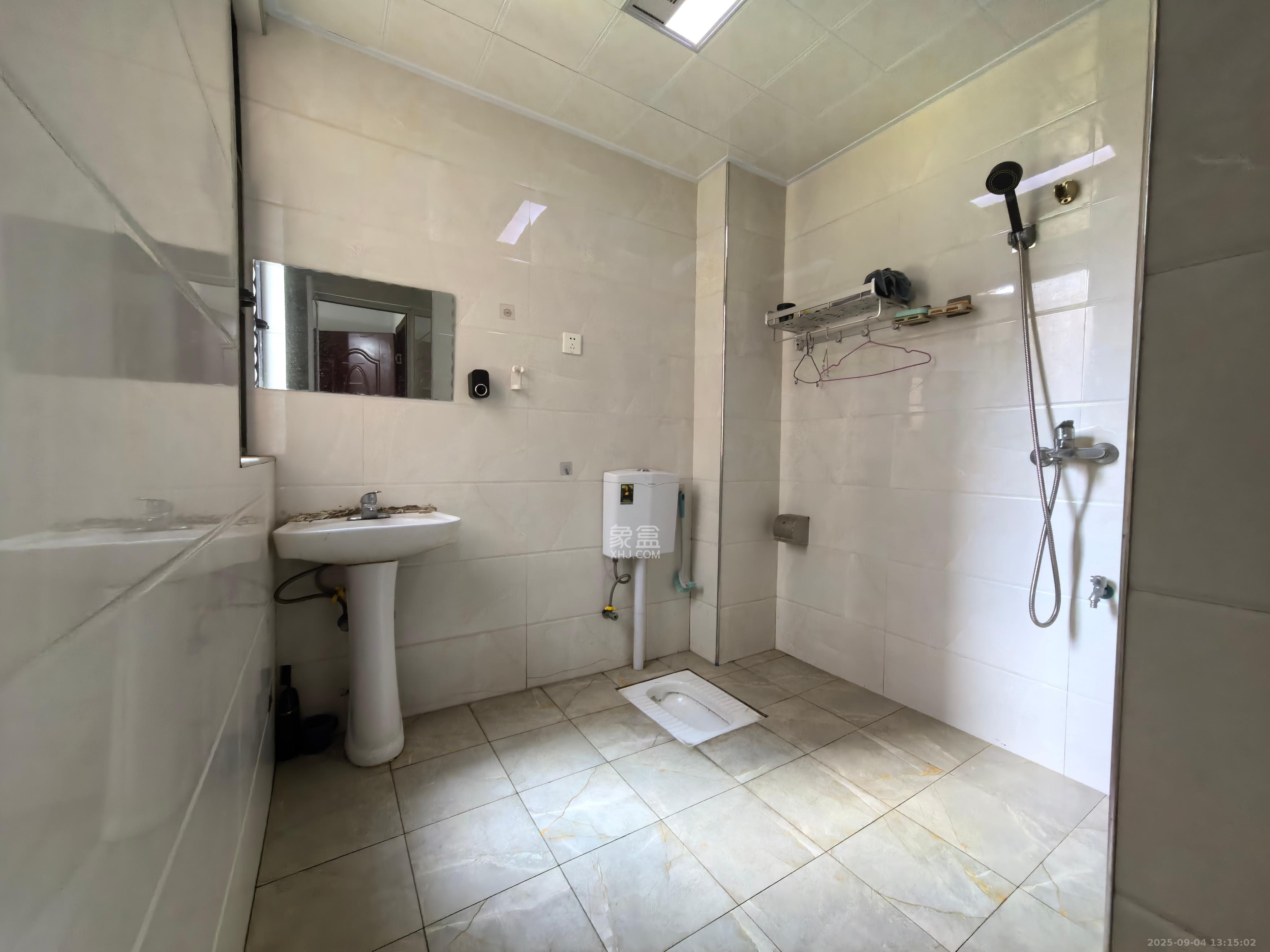 东宜兰园  4室2厅2卫    3400.0元/月 东宜兰园  4室2厅2卫    3400.0元/月室内图