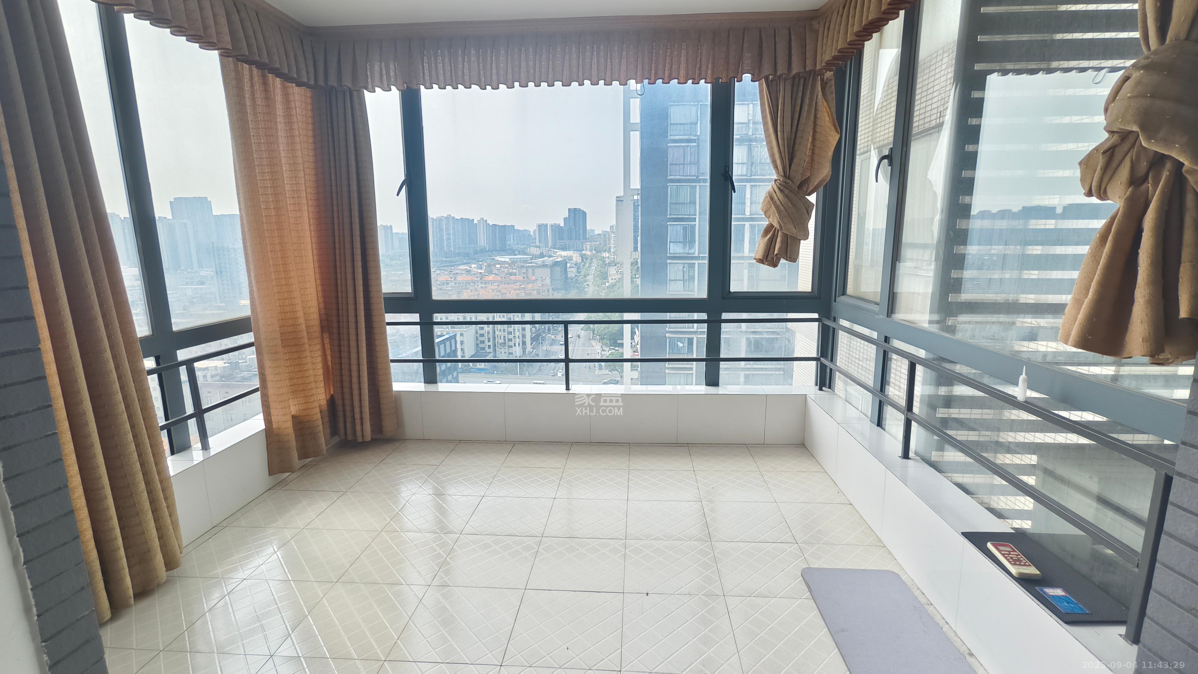 格蓝康都  3室2厅2卫   2800.00元/月室内图