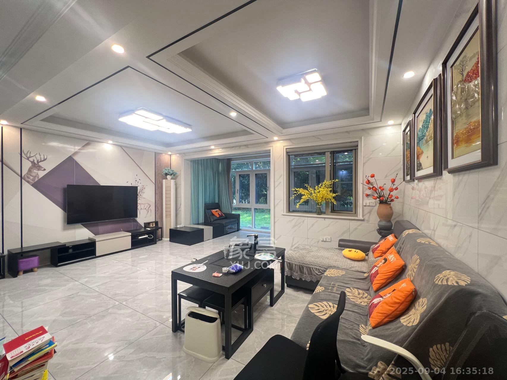 梅溪湖金茂湾 4室2厅2卫 3500.0元/月 梅溪湖金茂湾 4室2厅2卫 3500.0元/月室内图