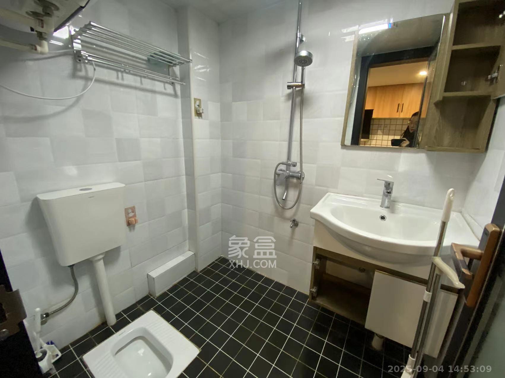 中建芙蓉嘉苑 1室1厅1卫 2000.0元/月 中建芙蓉嘉苑 1室1厅1卫 2000.0元/月室内图