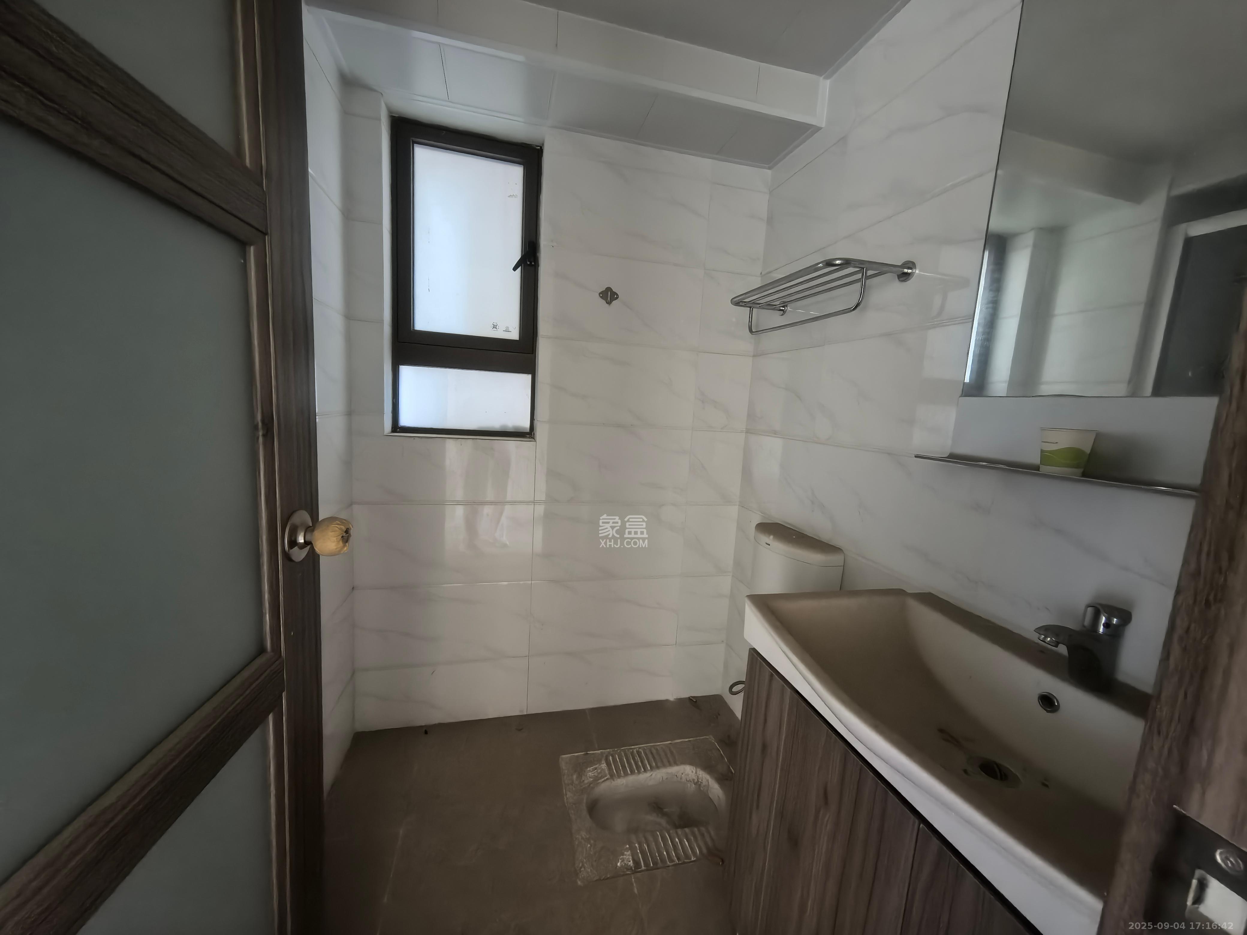 碧桂园公园壹号(凯怡茗苑) 3室2厅2卫 1500.0元/月 碧桂园公园壹号(凯怡茗苑) 3室2厅2卫 1500.0元/月室内图