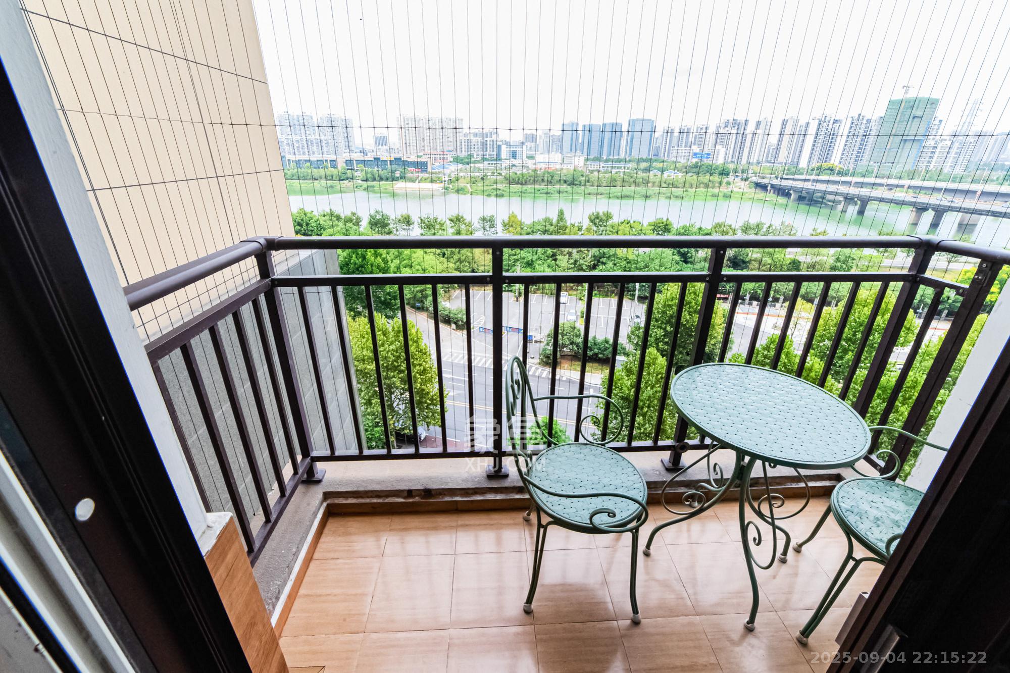 北辰三角洲C3区 3室2厅2卫 193.0万 北辰三角洲C3区 3室2厅2卫 193.0万阳台