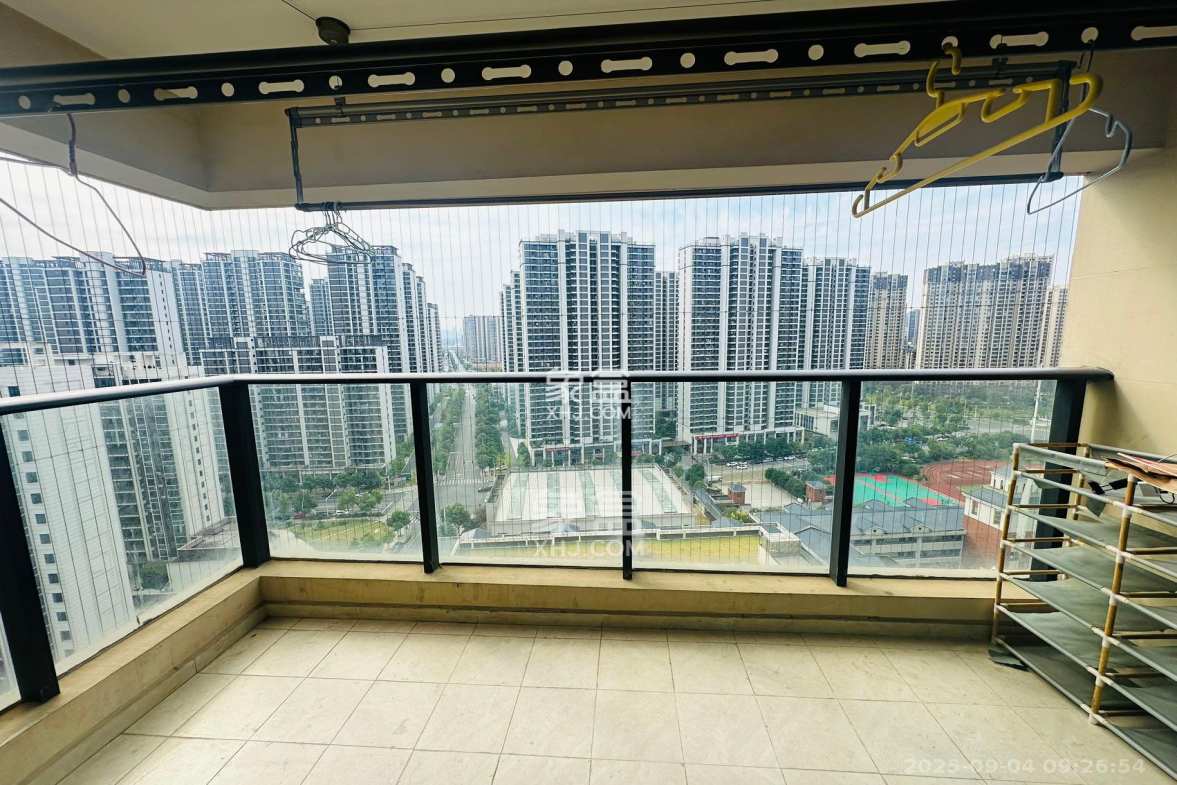 万润滨江天著  4室2厅2卫    2600.0元/月 万润滨江天著  4室2厅2卫    2600.0元/月室内图