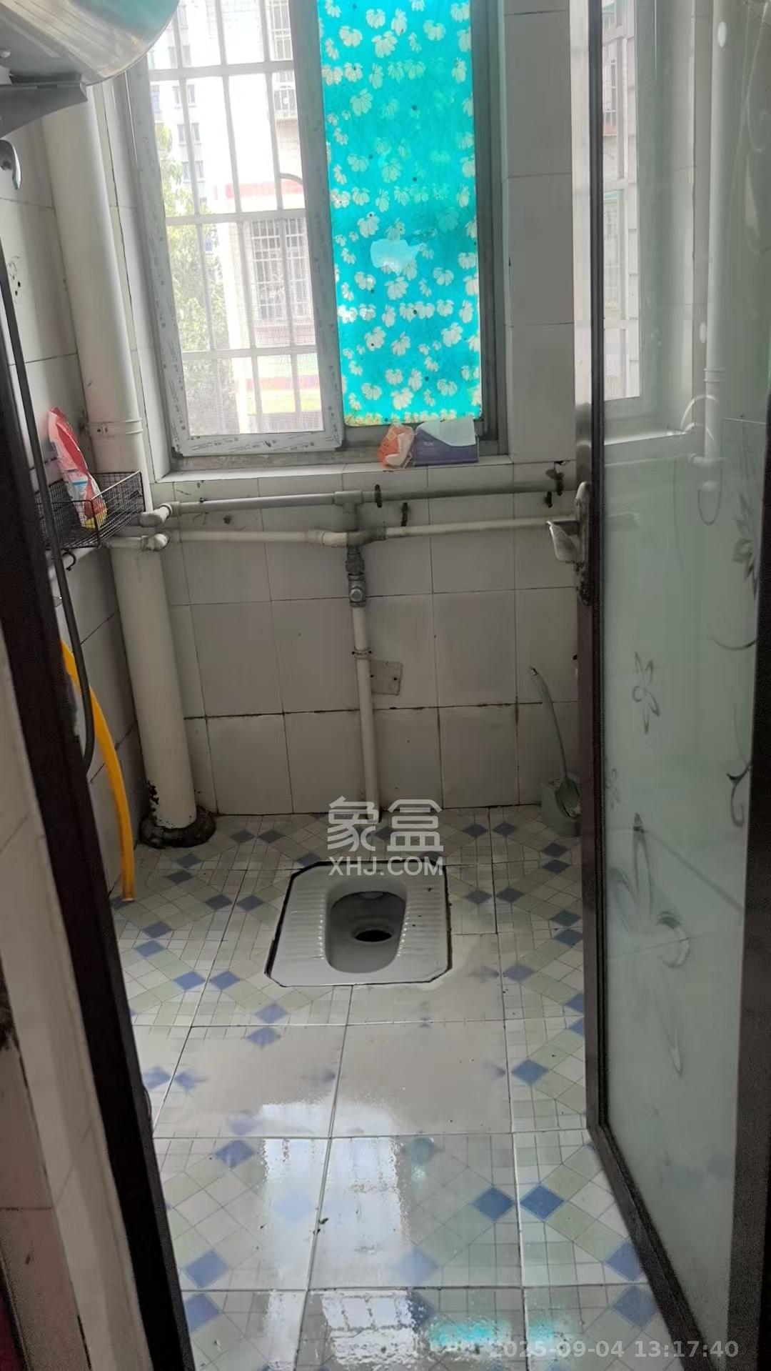 自然安置小区  2室2厅1卫    1600.0元/月室内图