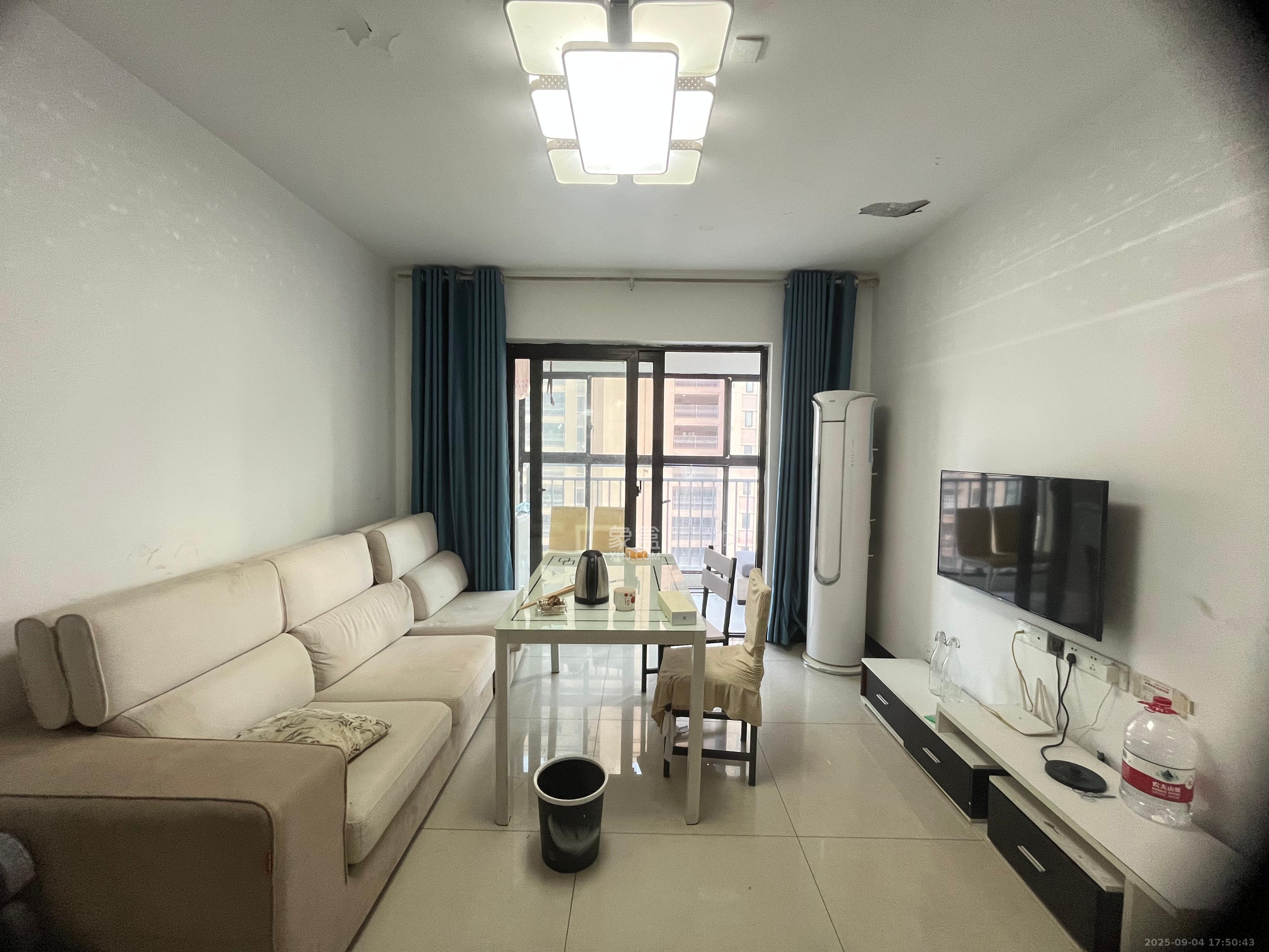 旭辉香樟公馆 3室2厅2卫 2200.0元/月 旭辉香樟公馆 3室2厅2卫 2200.0元/月室内图