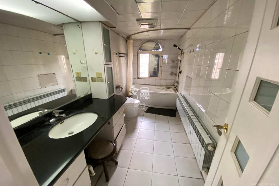 华盛花园  4室2厅2卫    3500.0元/月 华盛花园  4室2厅2卫    3500.0元/月室内图